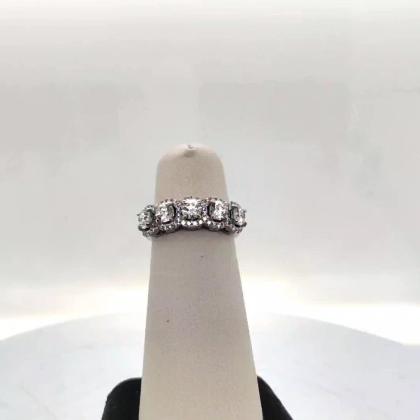 DIAMOND 5 STONE ACCENT BAND 14K WHITE GOLD 2.9CTW