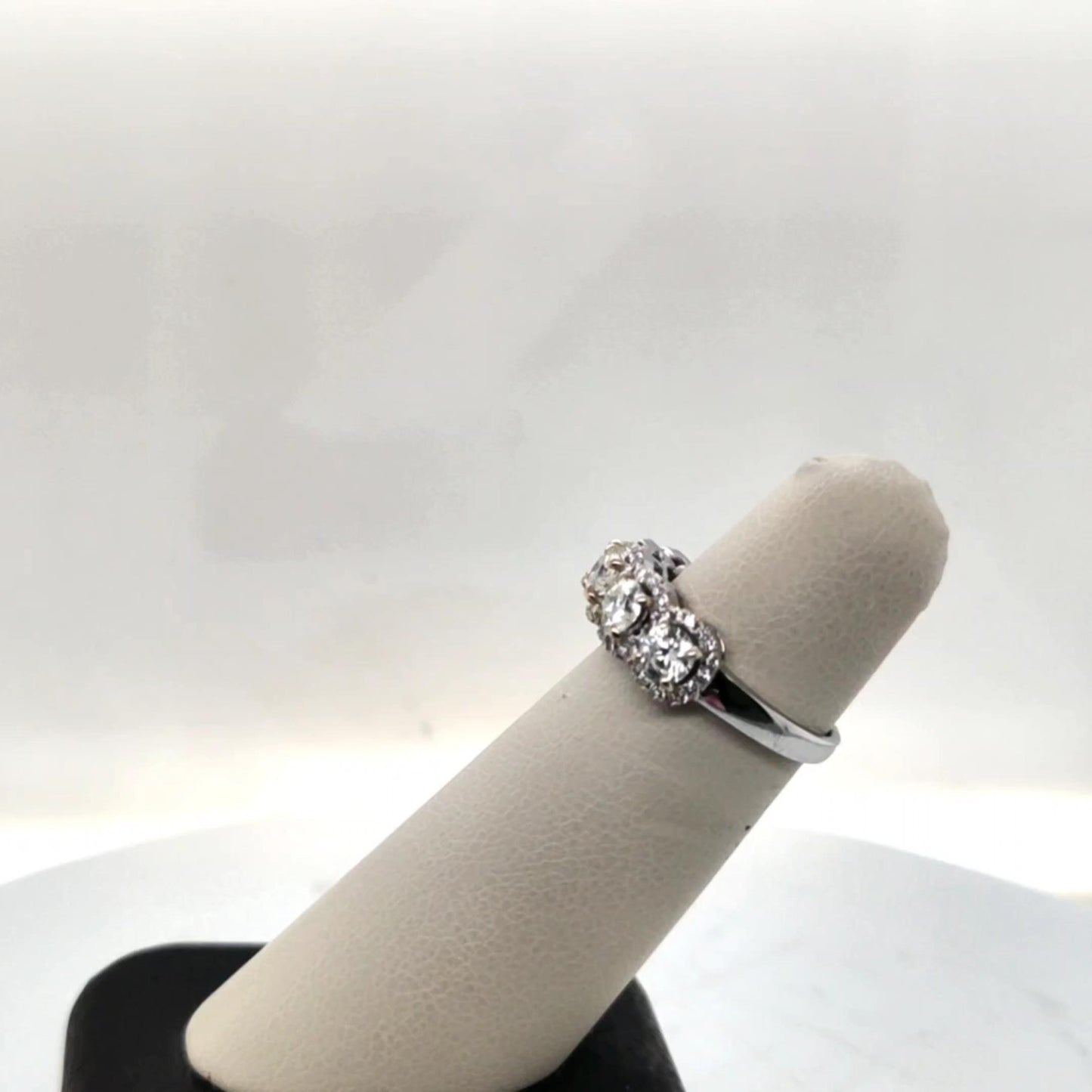 DIAMOND 5 STONE ACCENT BAND 14K WHITE GOLD 2.9CTW