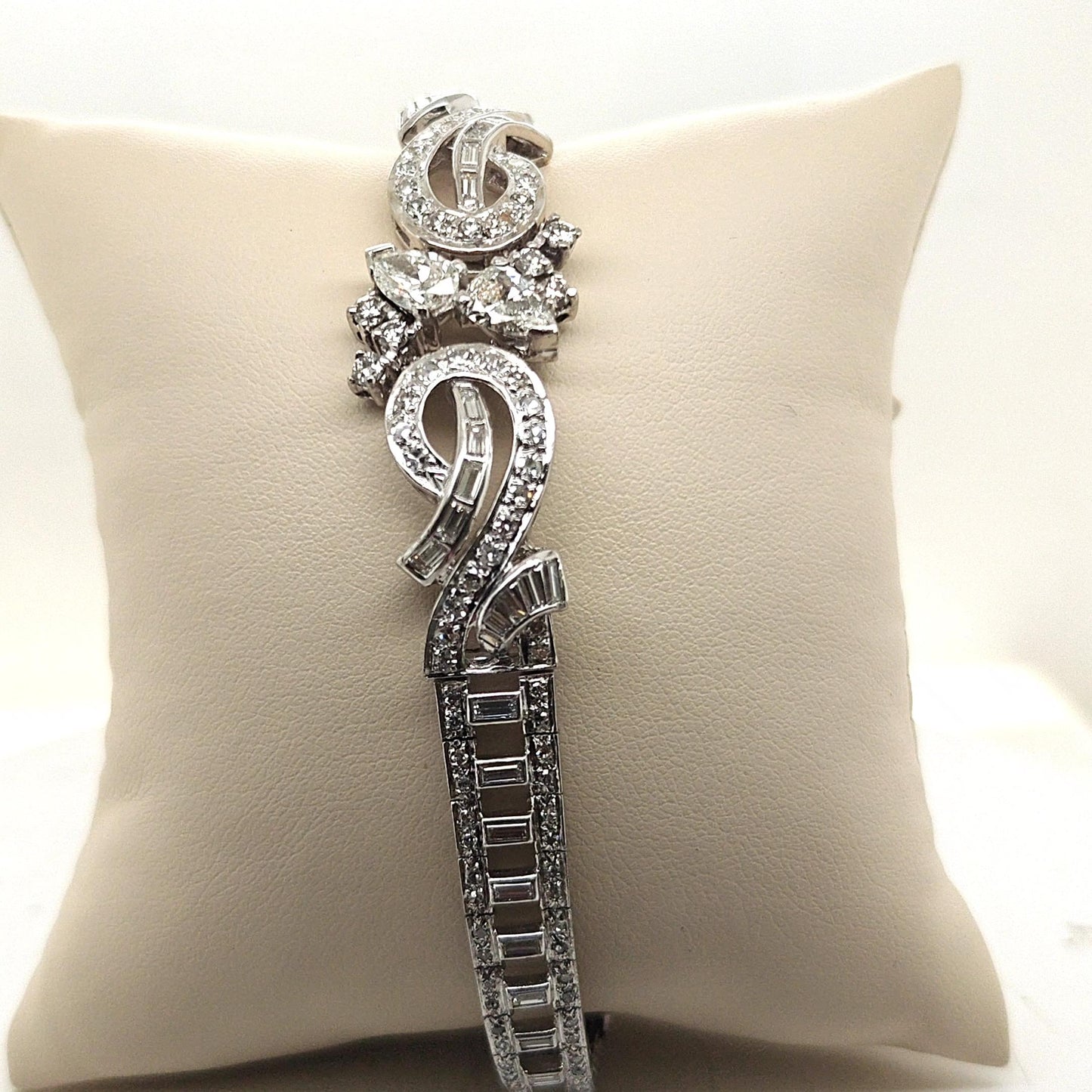 DIAMOND ESTATE BRACELET IN PLATINUM