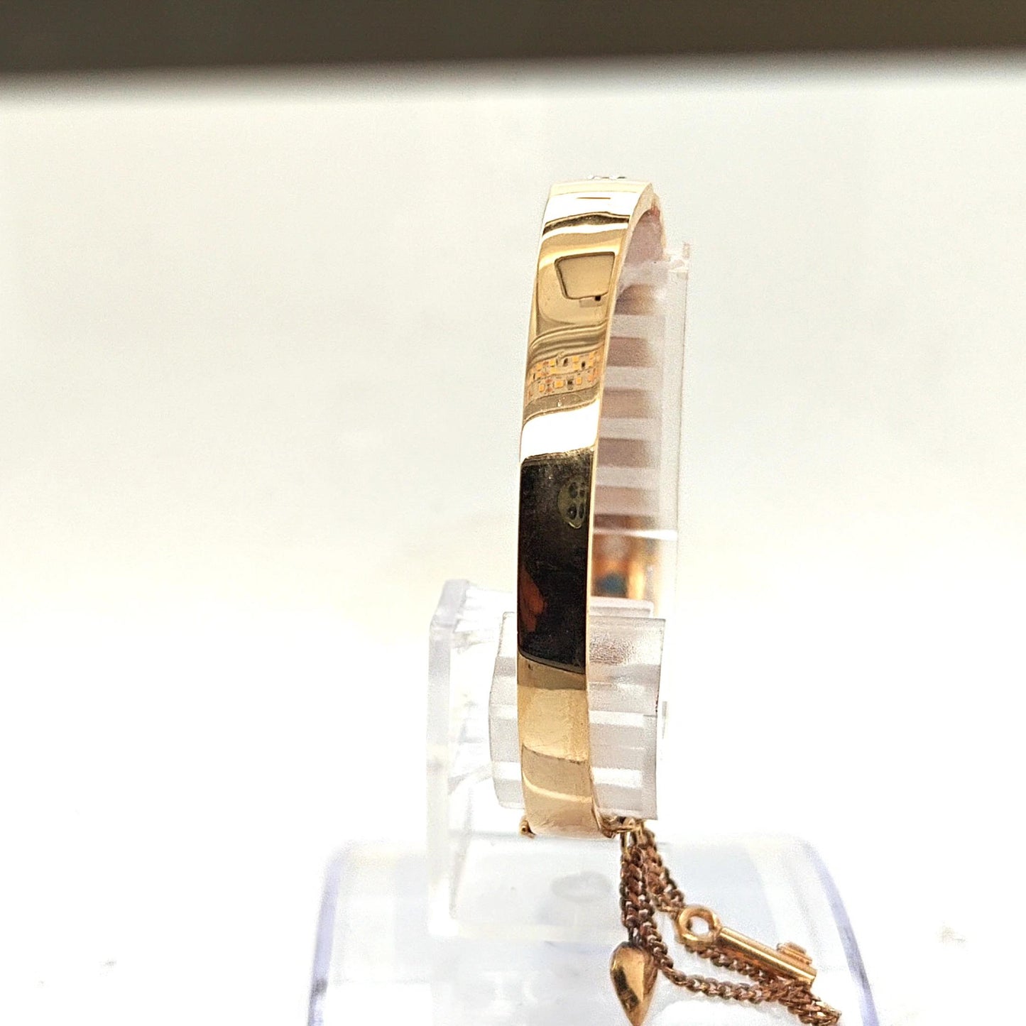 BANGLE BRACELET DIAMOND AND SAPPHIRE 18KT YELLOW GOLD