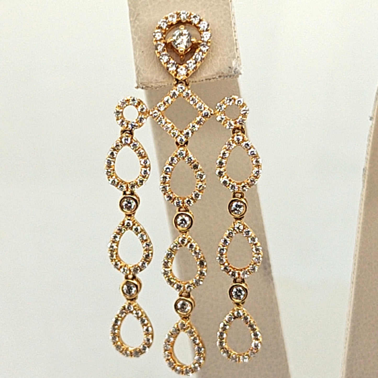 DANGLING DIAMOND EARRINGS 18KT YELLOW GOLD