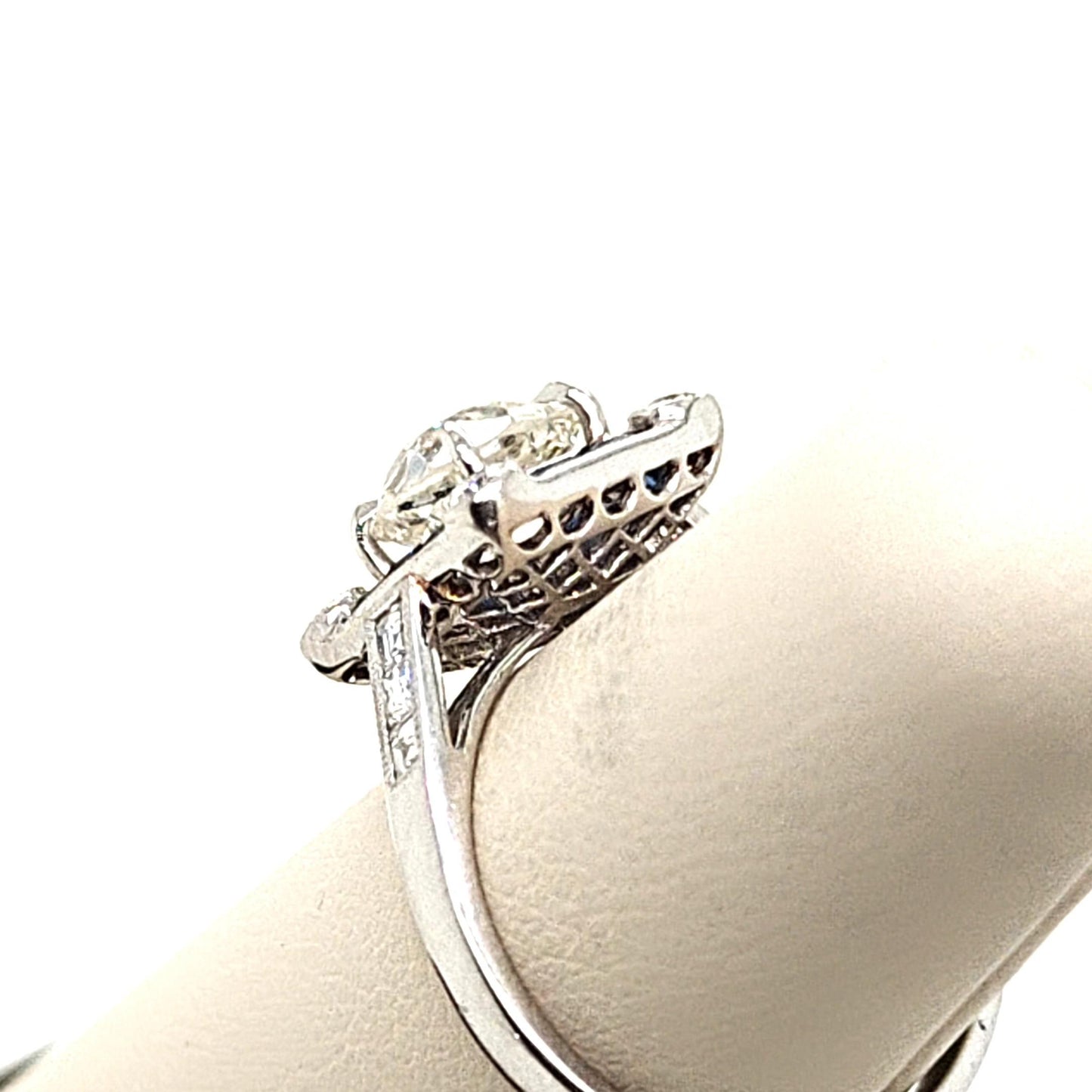 DIAMOND AND PLATINUM RING 1.59CT
