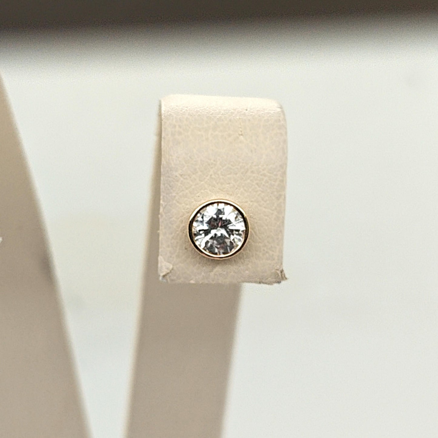 DIAMOND STUD EARRINGS BEZEL SET 1.01 CT YELLOW GOLD