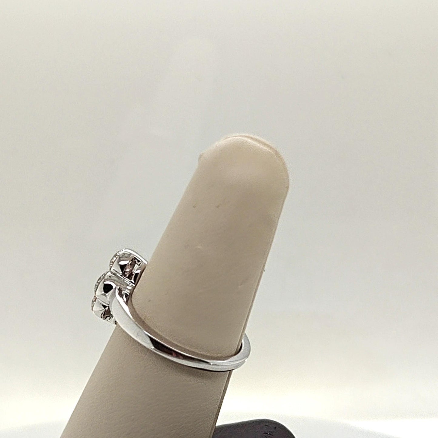 DIAMOND RING FOUR ROUND 1.05CT WHITE GOLD
