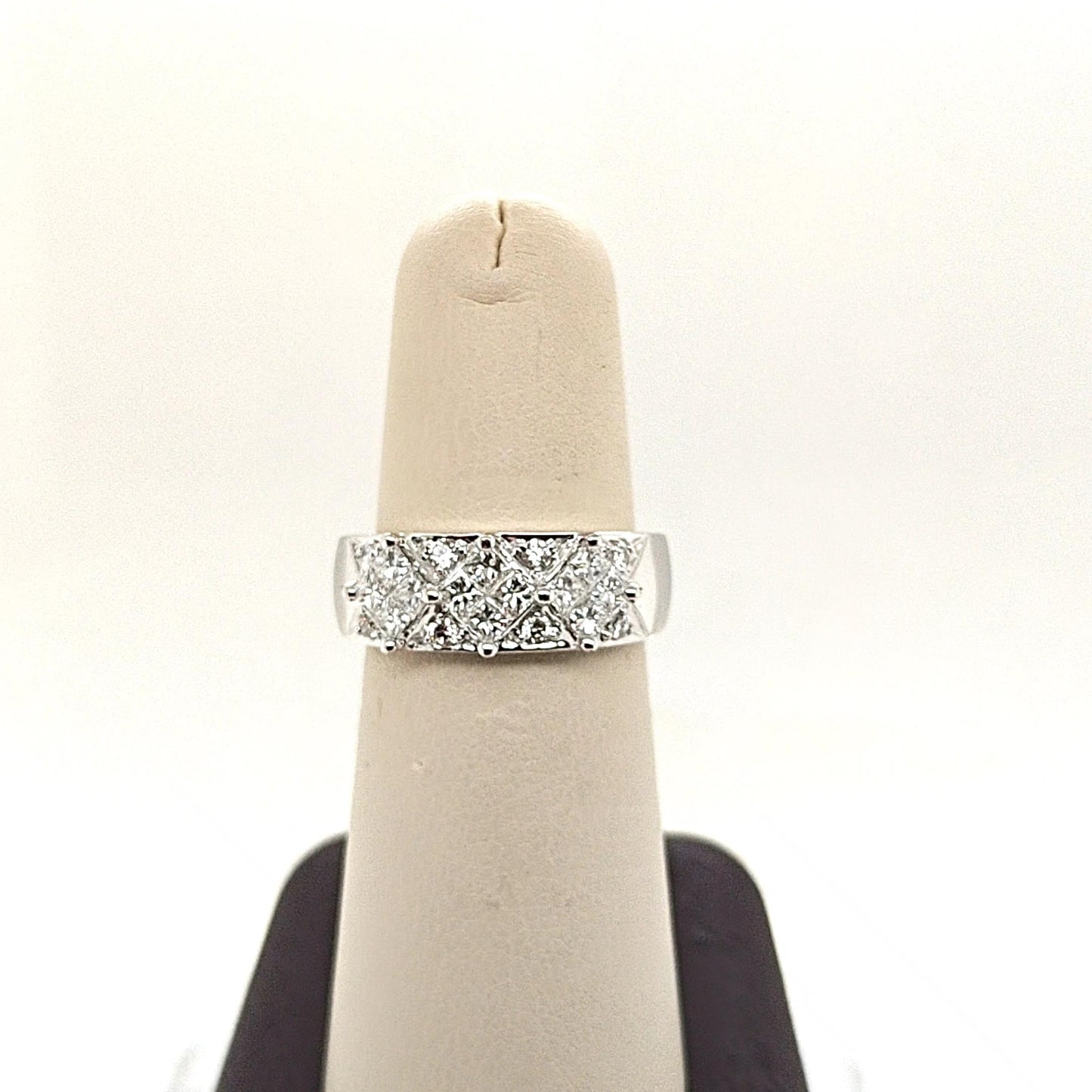 DIAMOND CLUSTER BAND RING 1.75CTW WHITE GOLD