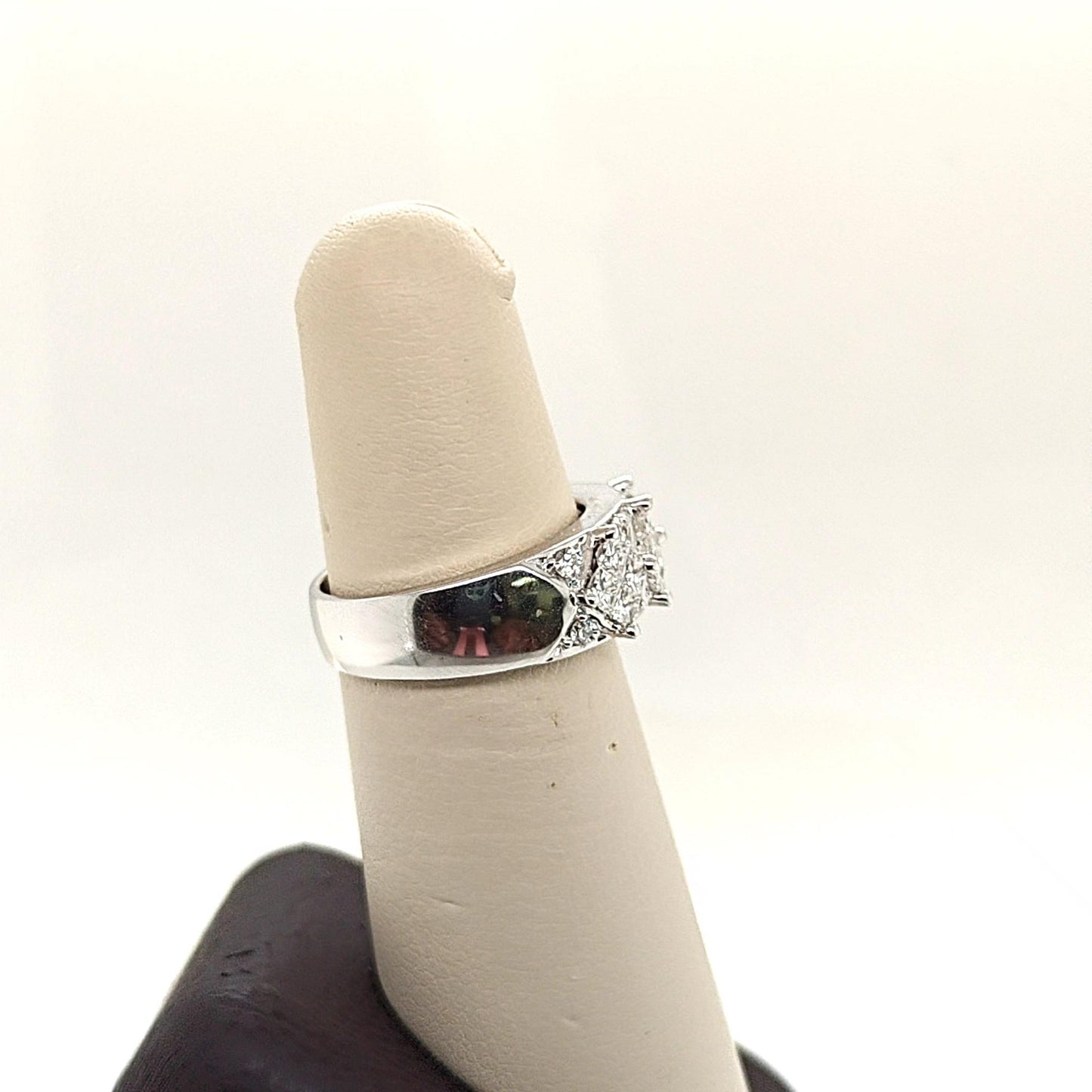 DIAMOND CLUSTER BAND RING 1.75CTW WHITE GOLD
