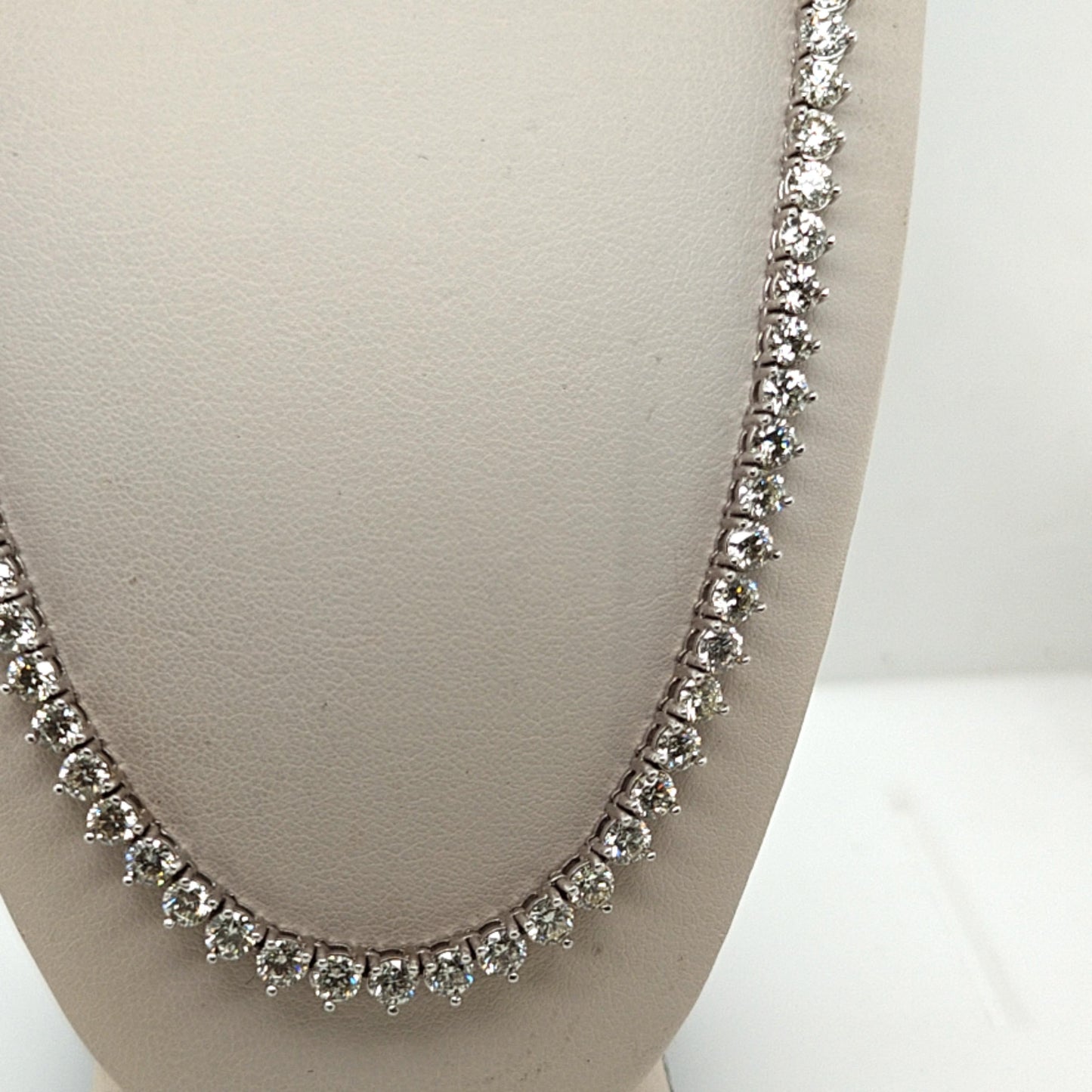 DIAMOND TENNIS NECKLACE 21.07CT WHITE GOLD