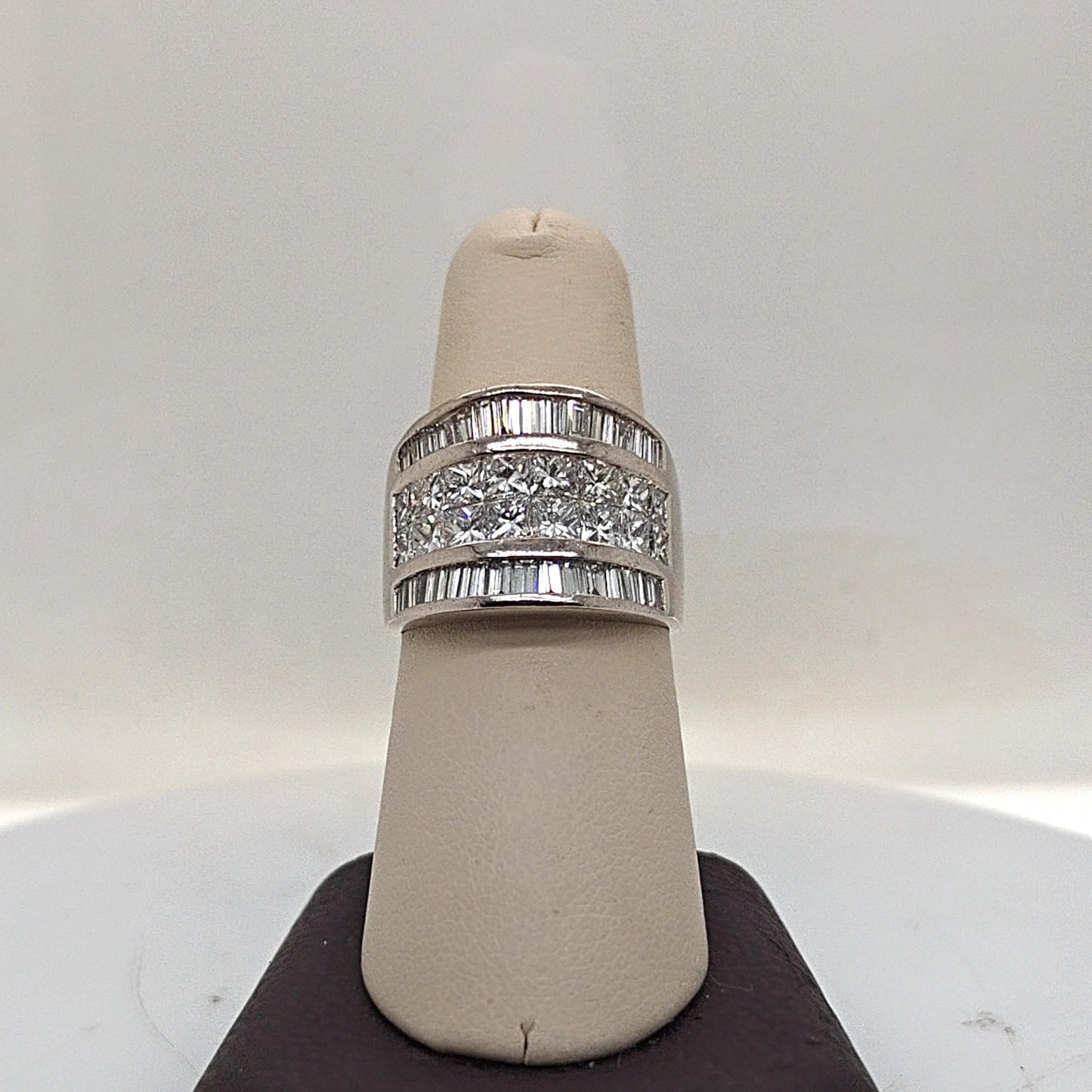 WIDE DIAMOND BAND RING 5.0CT WHITE GOLD