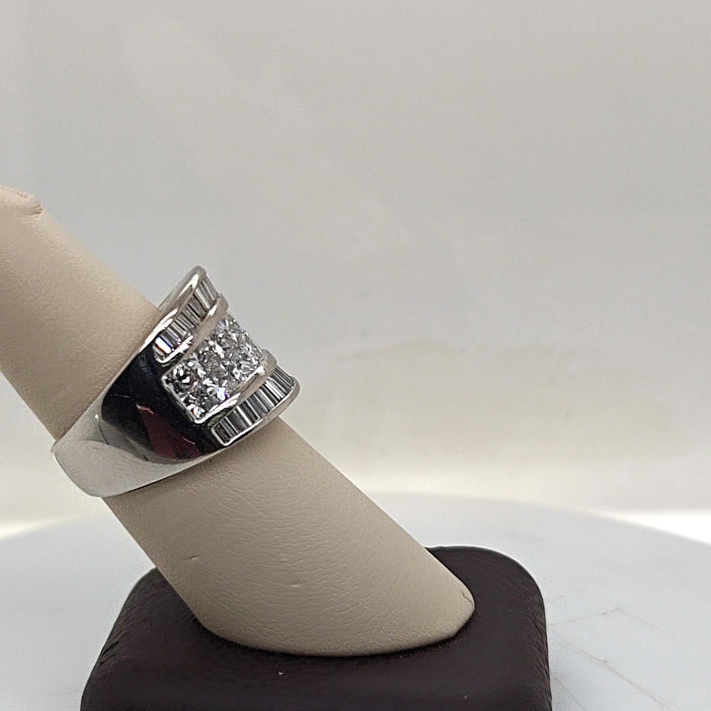 WIDE DIAMOND BAND RING 5.0CT WHITE GOLD