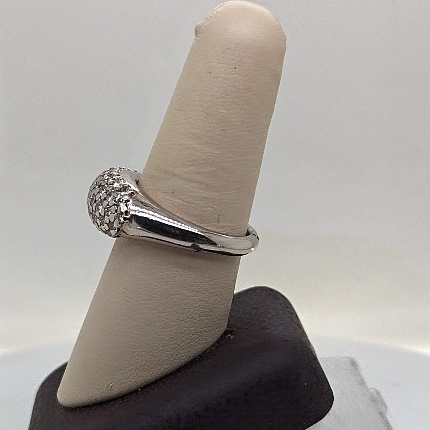 PLATINUM DIAMOND AND PLATINUM BAND RING 2.02CT