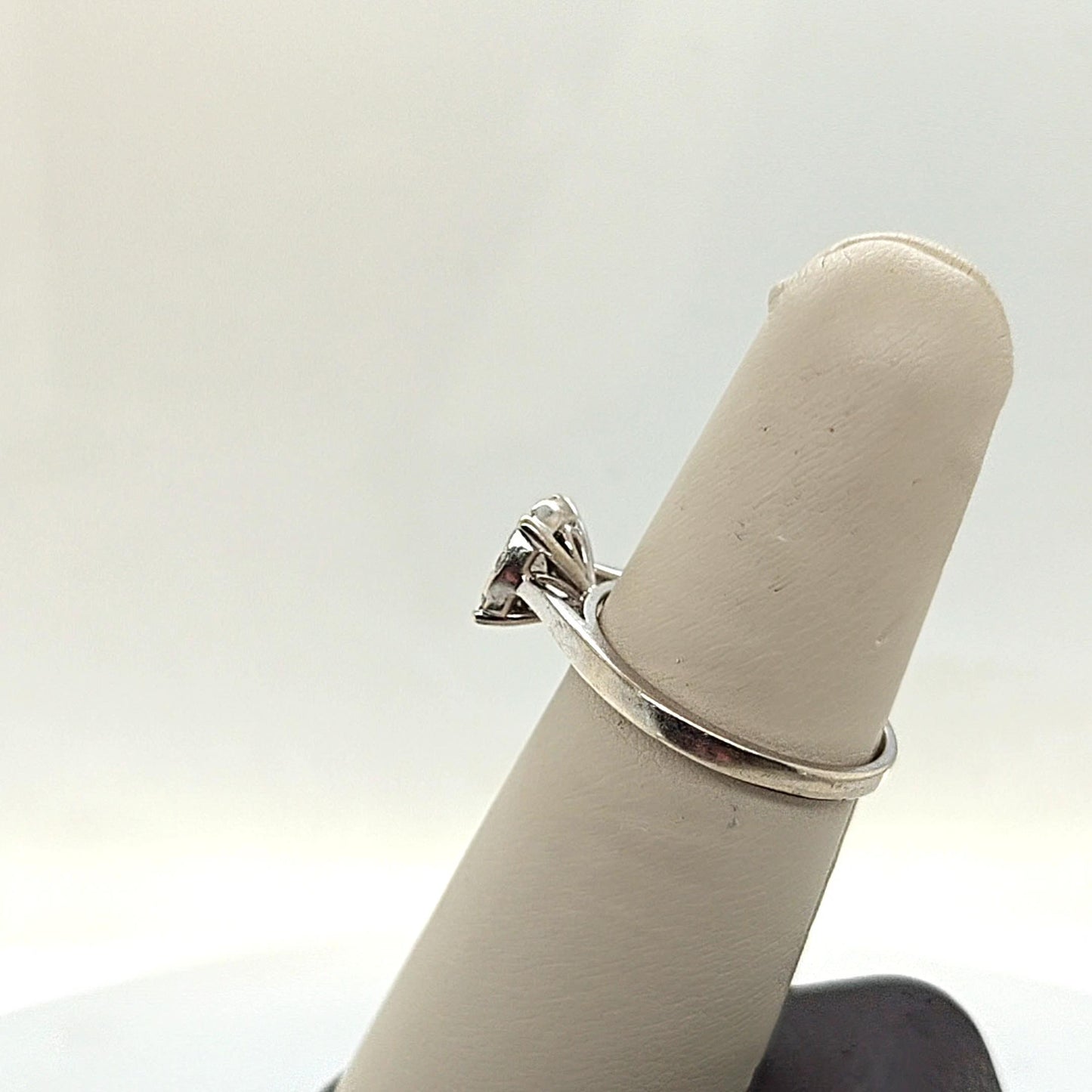 DIAMOND CLUSTER RING 0.75CT WHITE GOLD