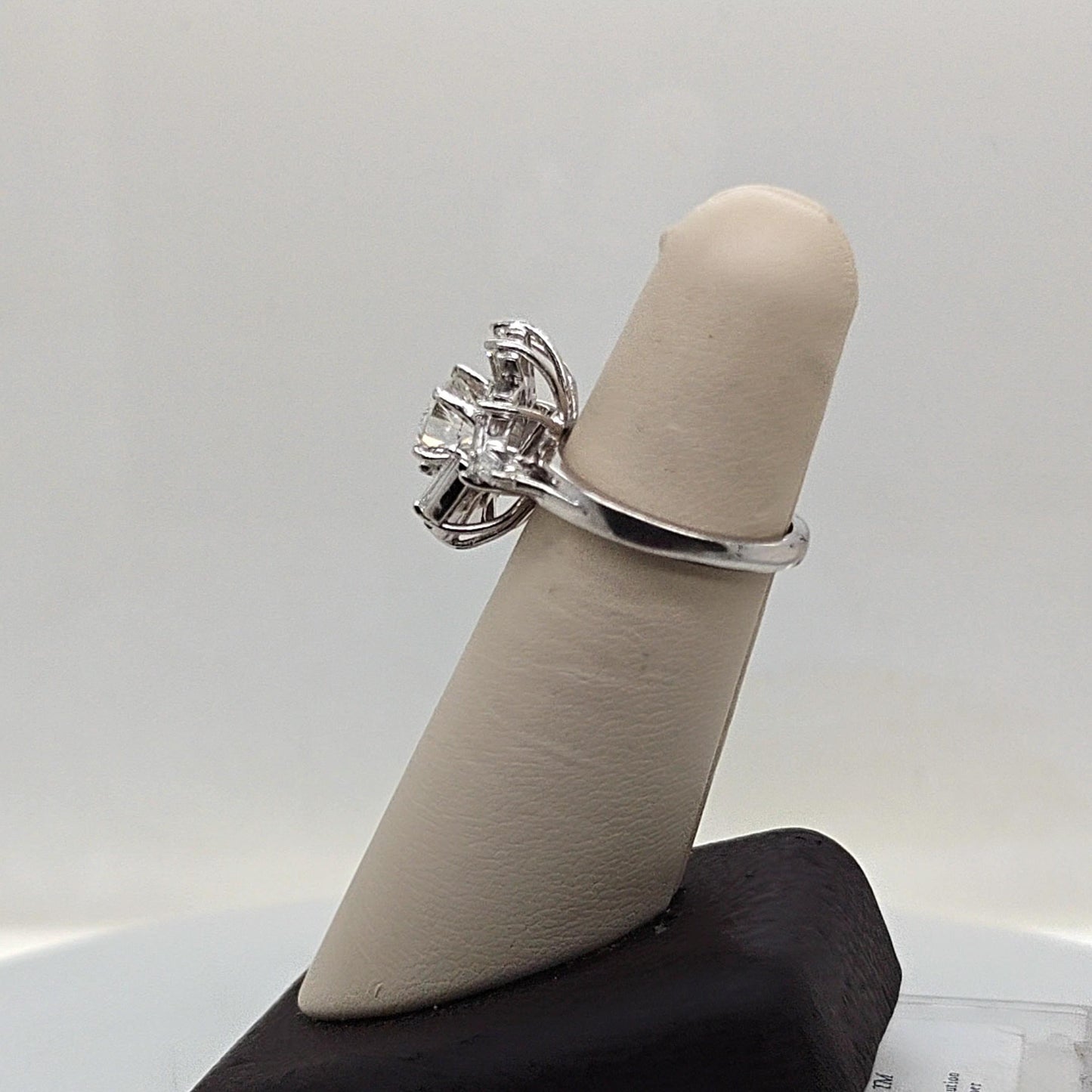 DIAMOND CLUSTER RING 2.02CTW PLATINUM