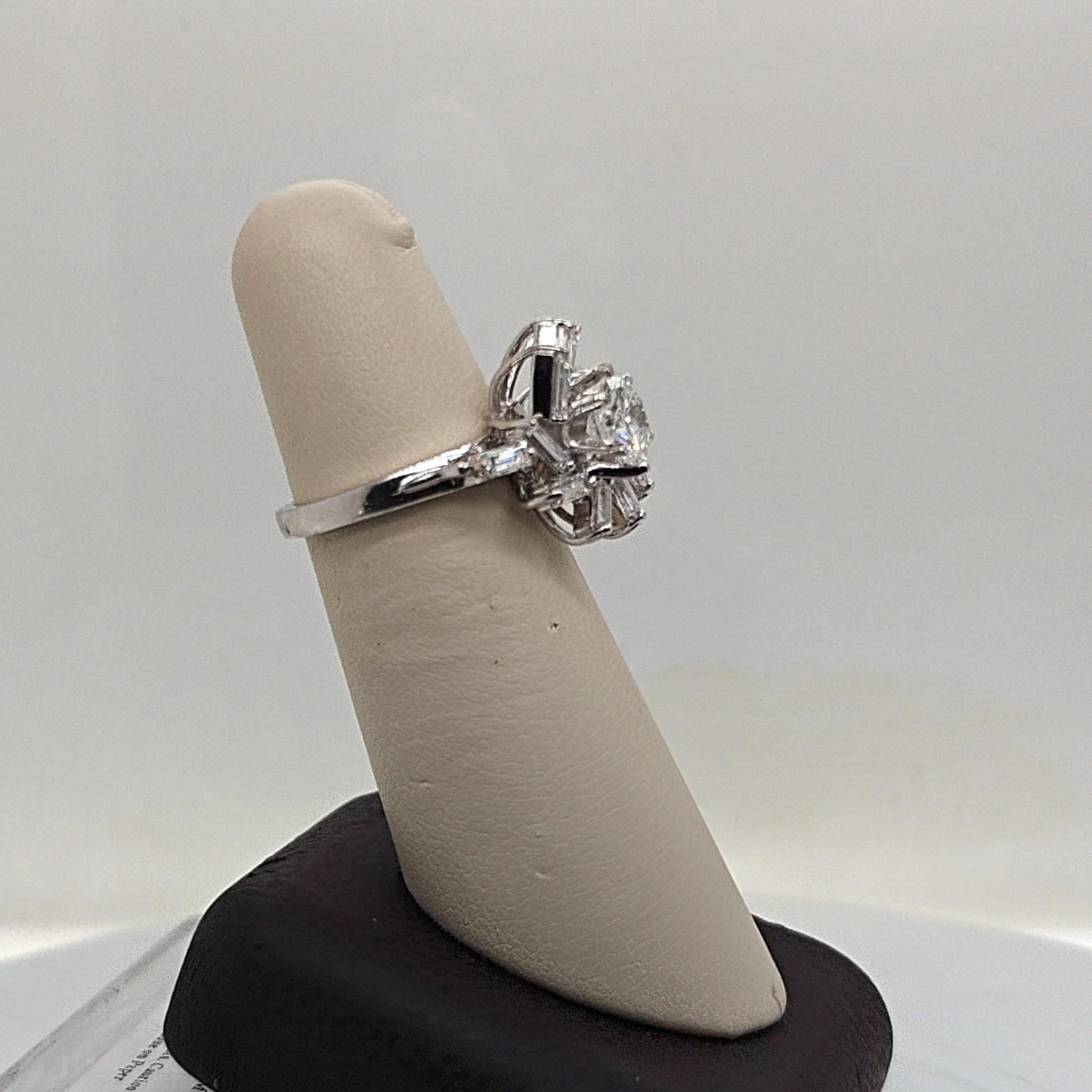 DIAMOND CLUSTER RING 2.02CTW PLATINUM