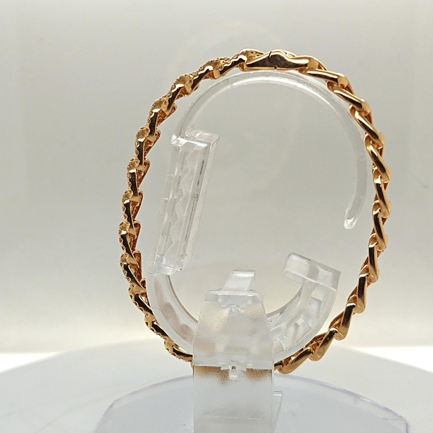 DIAMOND BANGLE BRACELET 1.73CT YELLOW GOLD
