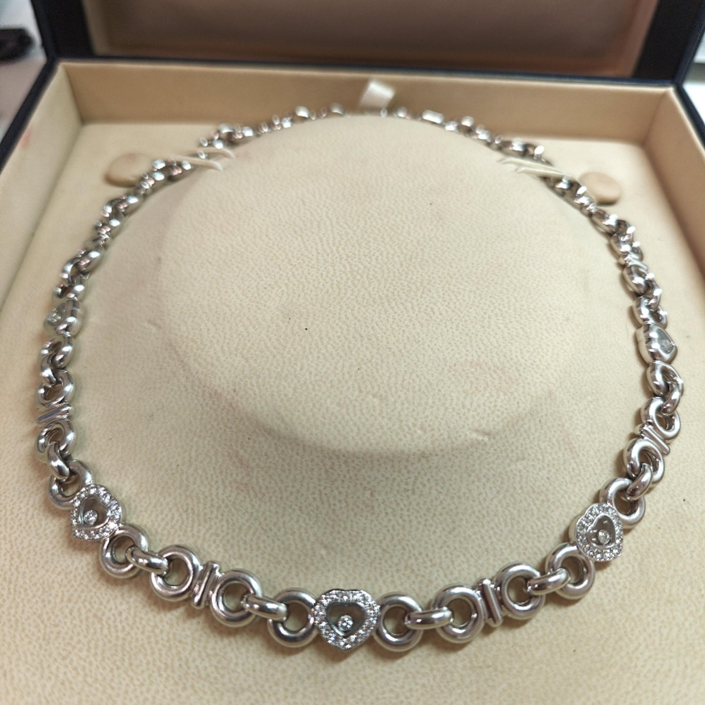 CHOPARD HAPPY DIAMONDS NECKLACE WHITE GOLD