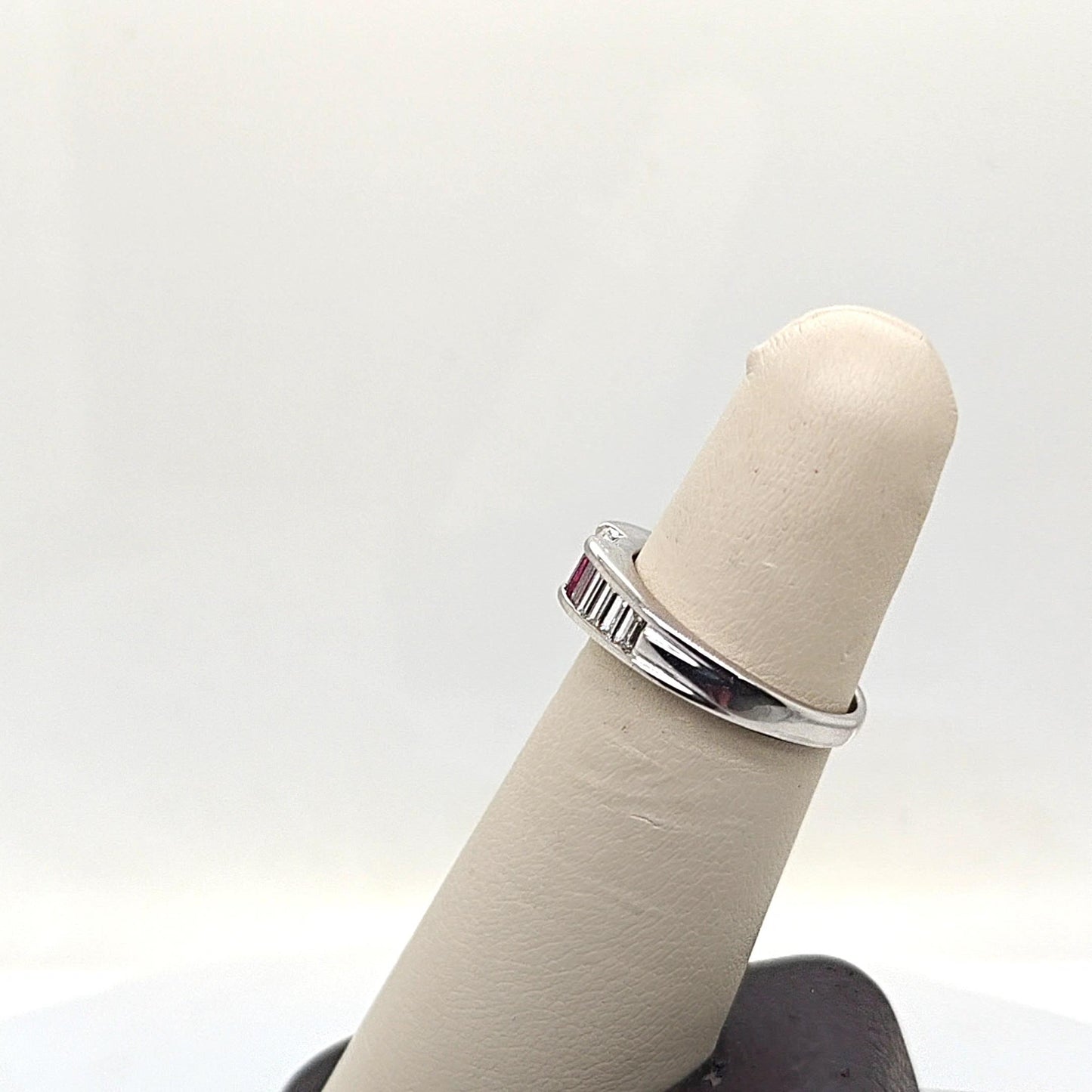 DIAMOND AND RUBY RING BAND WHITE GOLD