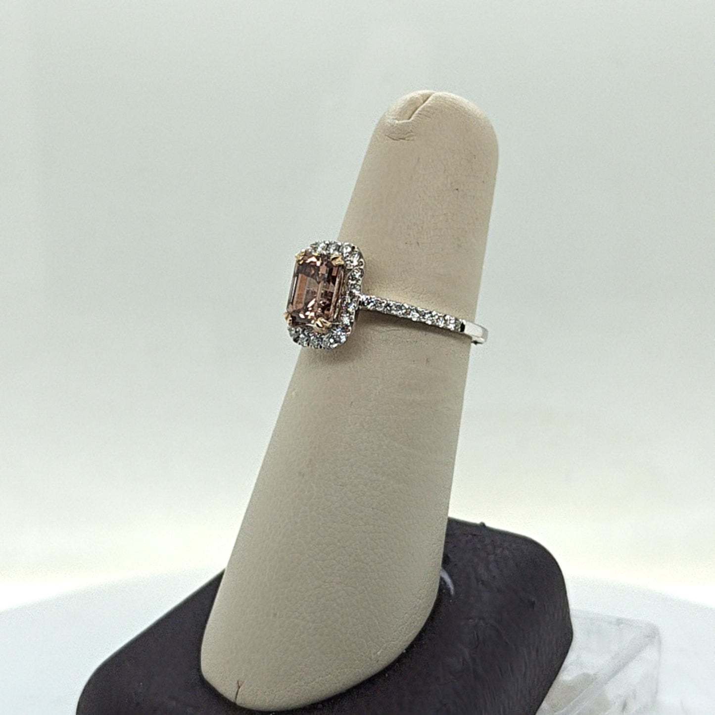 DIAMOND RING 1.53CT EMERALD CUT GIA CHAMPAGNE WHITE GOLD