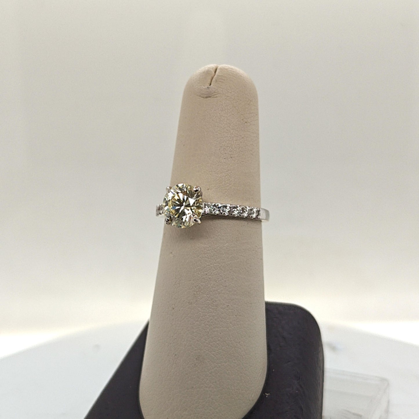 DIAMOND ENGAGEMENT RING 1.60CT ROUND WHITE GOLD