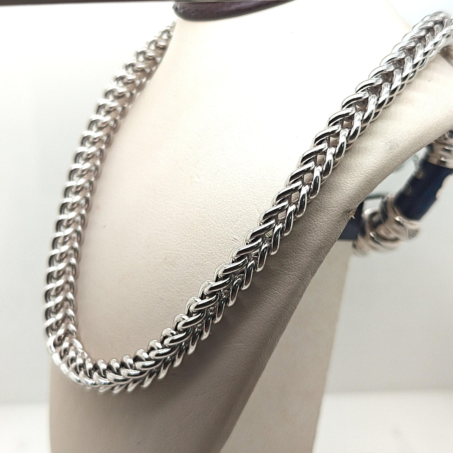 SOHO WHITE GOLD ENAMEL 1.00CTW DIAMOND NECKLACE