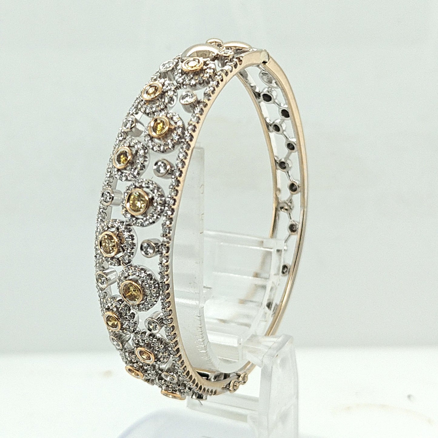 DIAMOND BANGLE BRACELET 3.6CTW WHITE GOLD