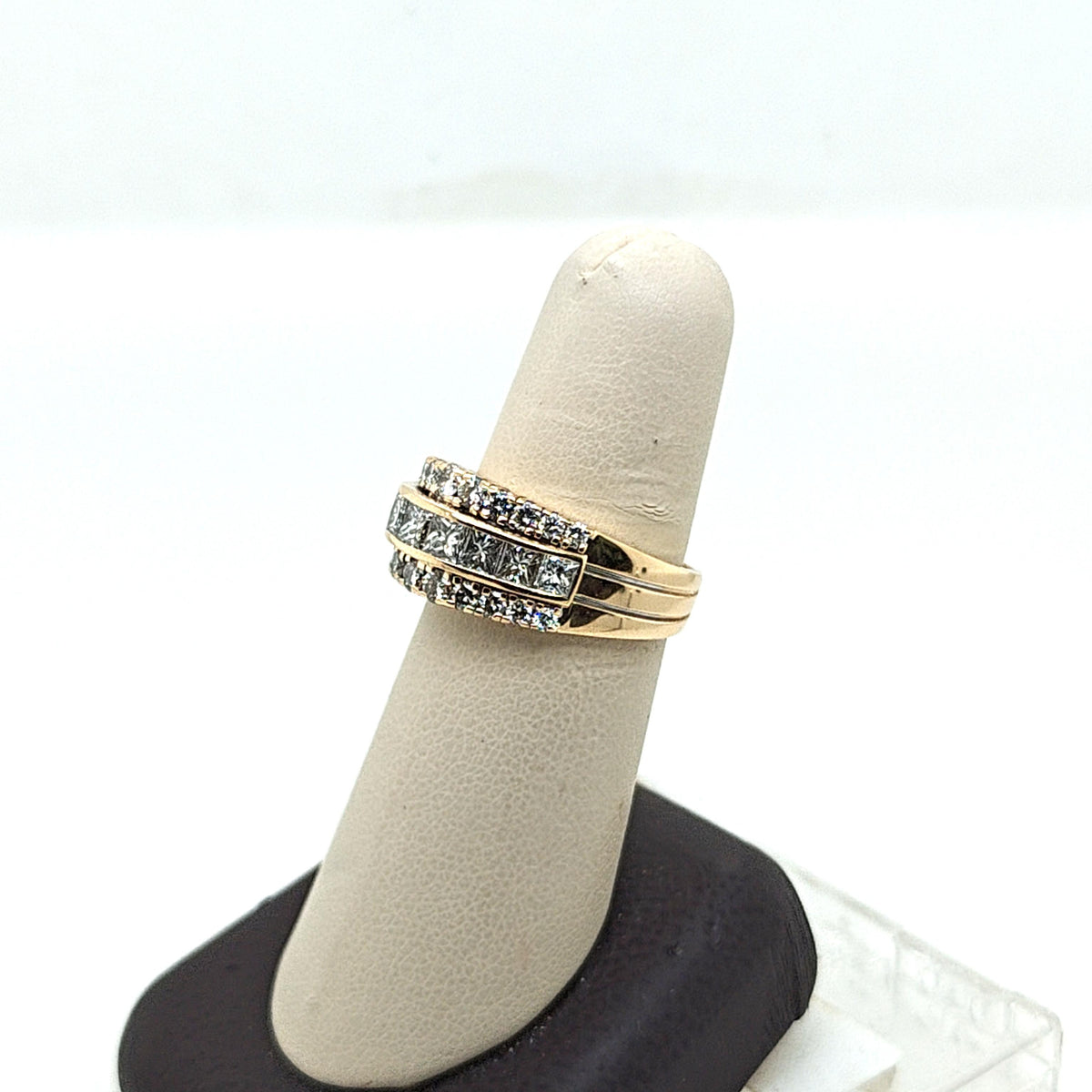 DIAMOND THREE ROW RING 2.01CTW YELLOW GOLD