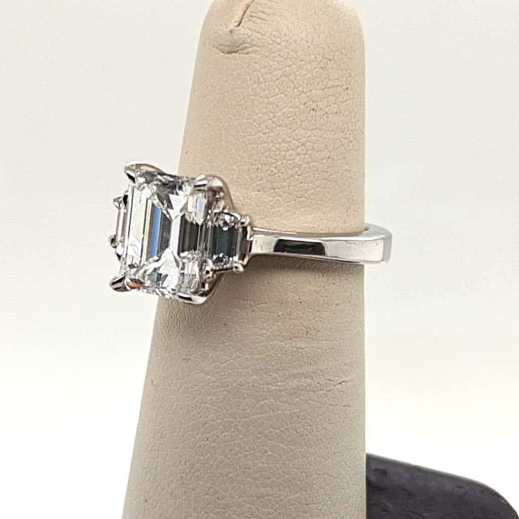 DIAMOND ENGAGEMENT RING 3.07CT (GIA) F-VS1 EMERALD CUT HANDMADE PLATINUM