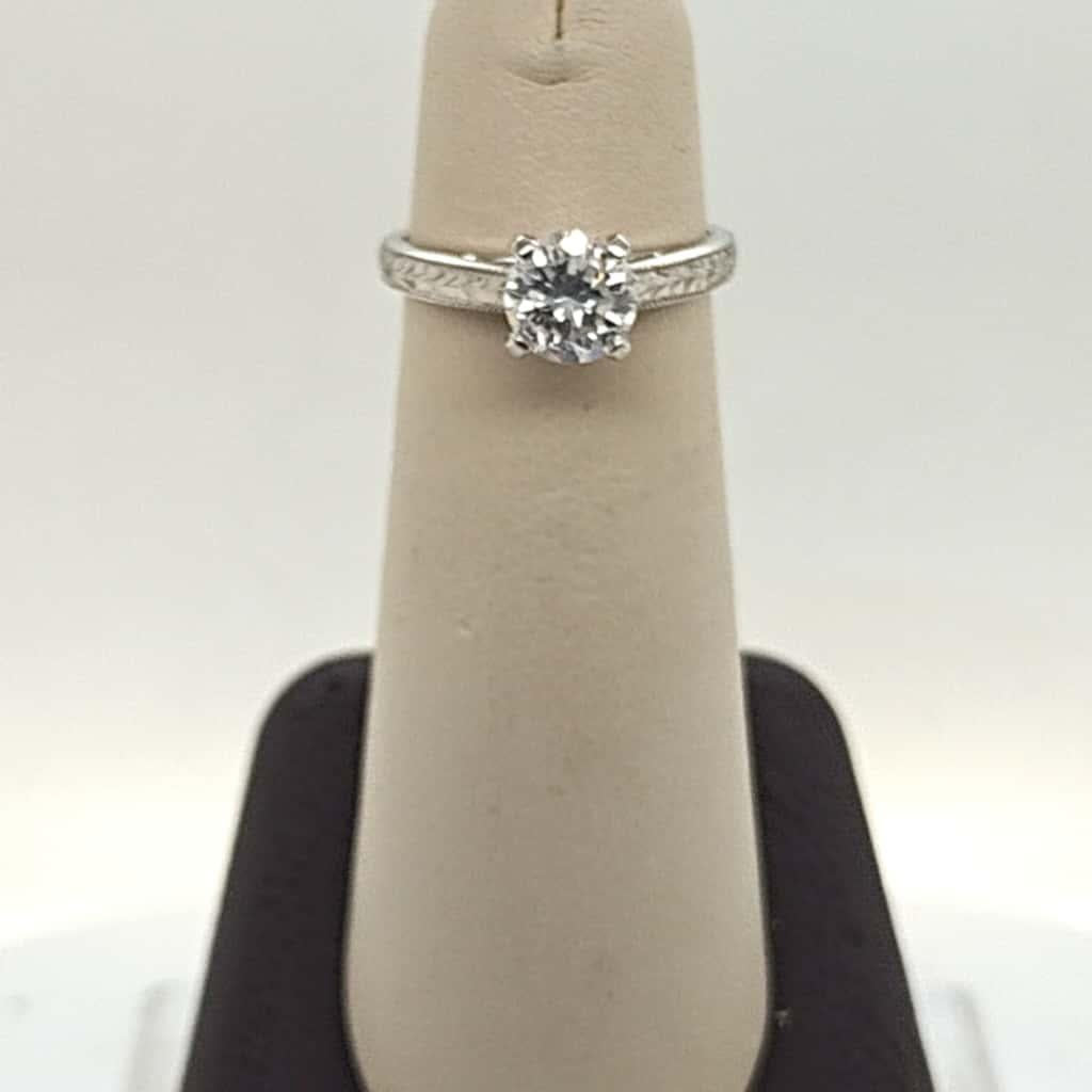 DIAMOND ENGAGEMENT RING 1.01CT SOLITAIRE PLATINUM