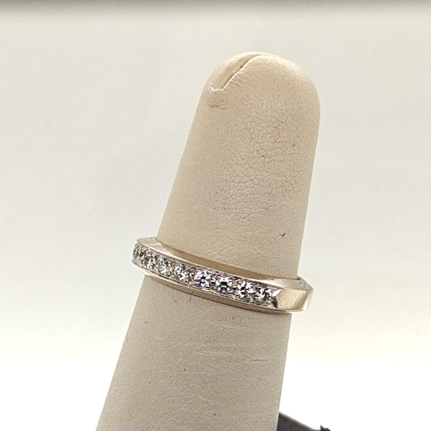 DIAMOND HALF ETERNITY BAND RING 0.65CTW WHITE GOLD