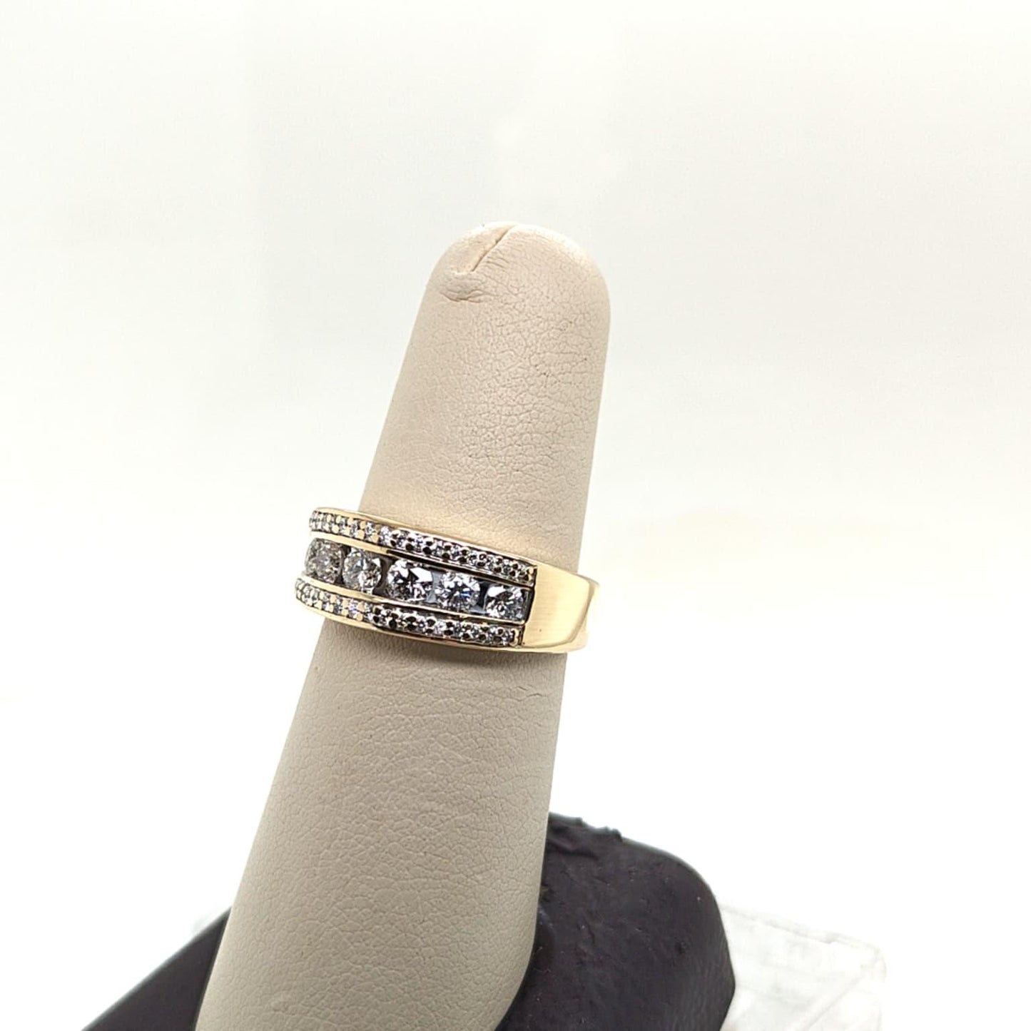 DIAMOND BAND RING 1.10CTW YELLOW GOLD