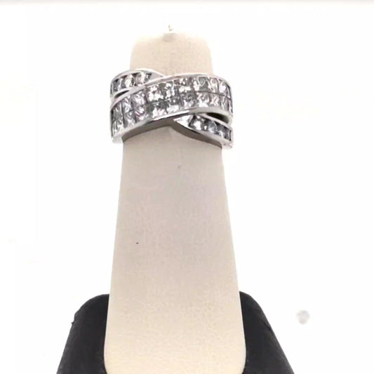 Twisted 18K White Gold Diamond Band Invisible and Channel Setting