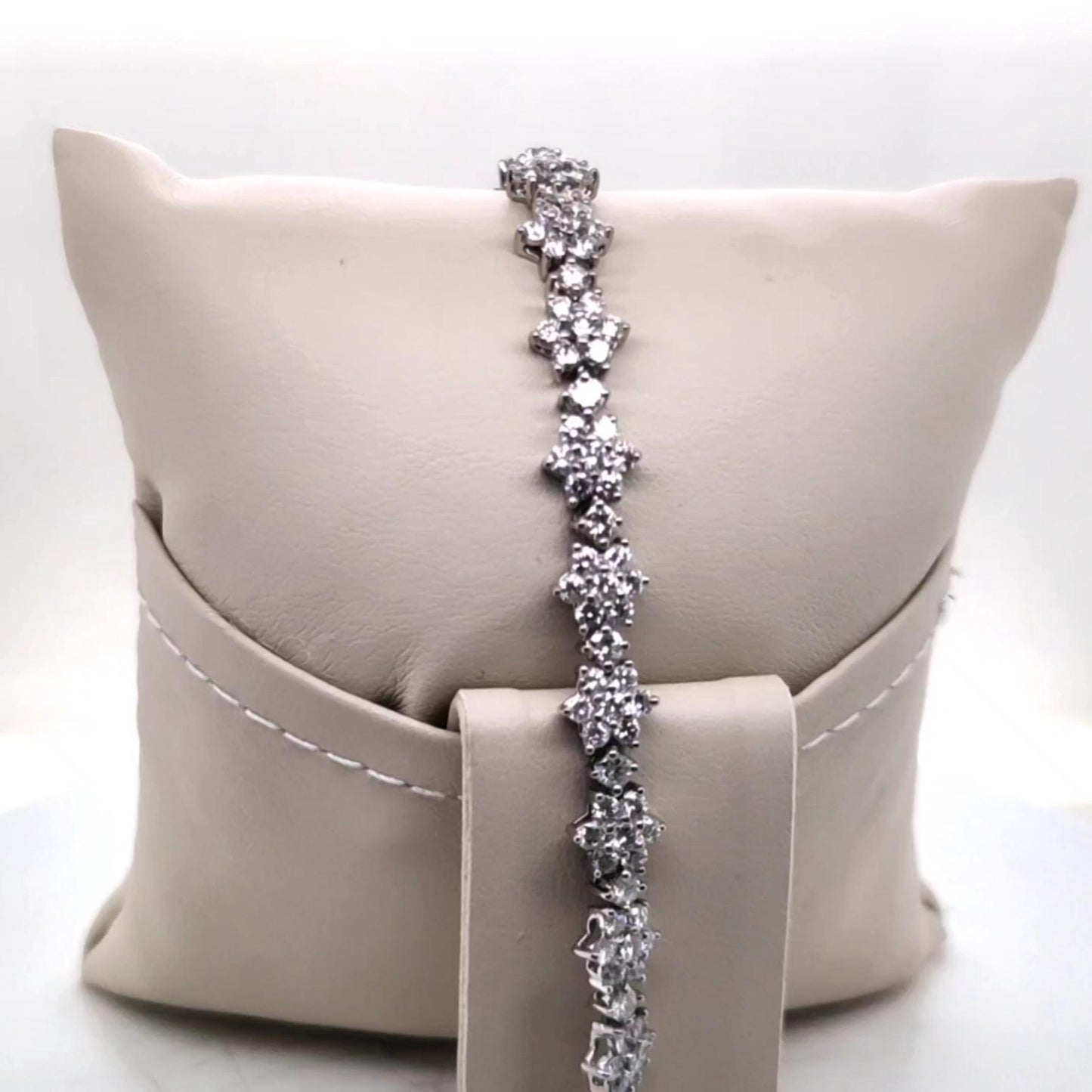 DIAMOND CLUSTER BRACELET PLATINUM 6.02CTW