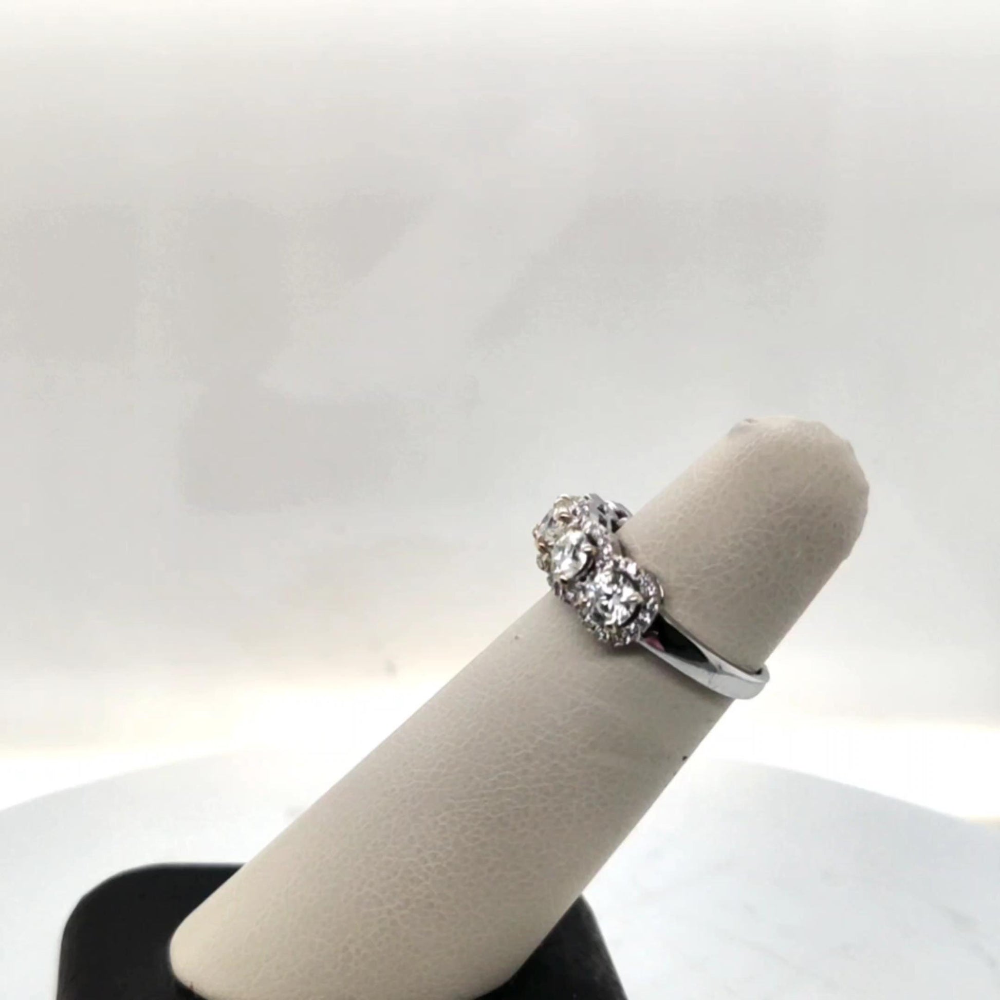 DIAMOND 5 STONE ACCENT BAND 14K WHITE GOLD 2.9CTW