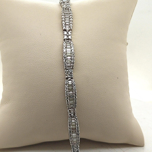 BAGUETTE AND ROUND DIAMOND WHITE GOLD  BRACELET