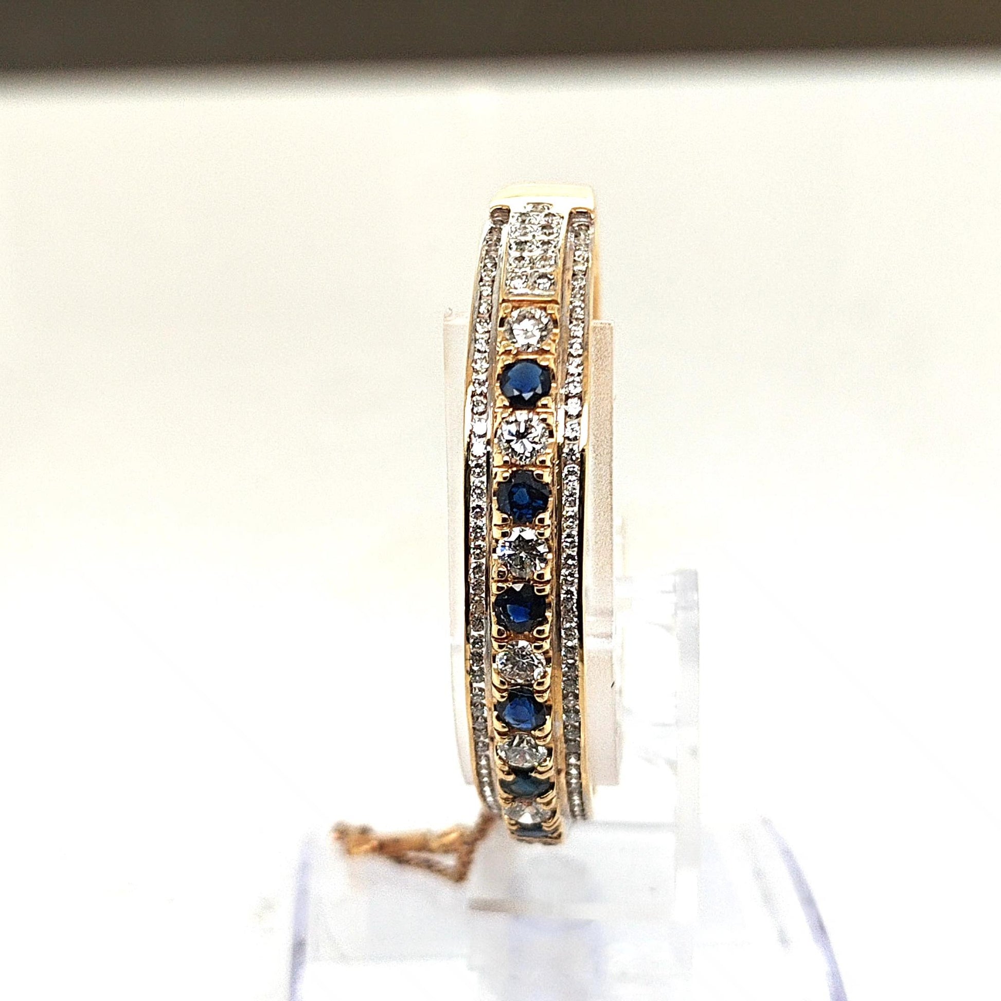 BANGLE BRACELET DIAMOND AND SAPPHIRE 18KT YELLOW GOLD