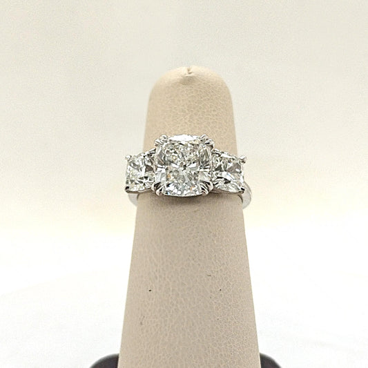 DIAMOND ENGAGEMENT RING PLATINUM 4.01CT  CUSHION G.I.A.
