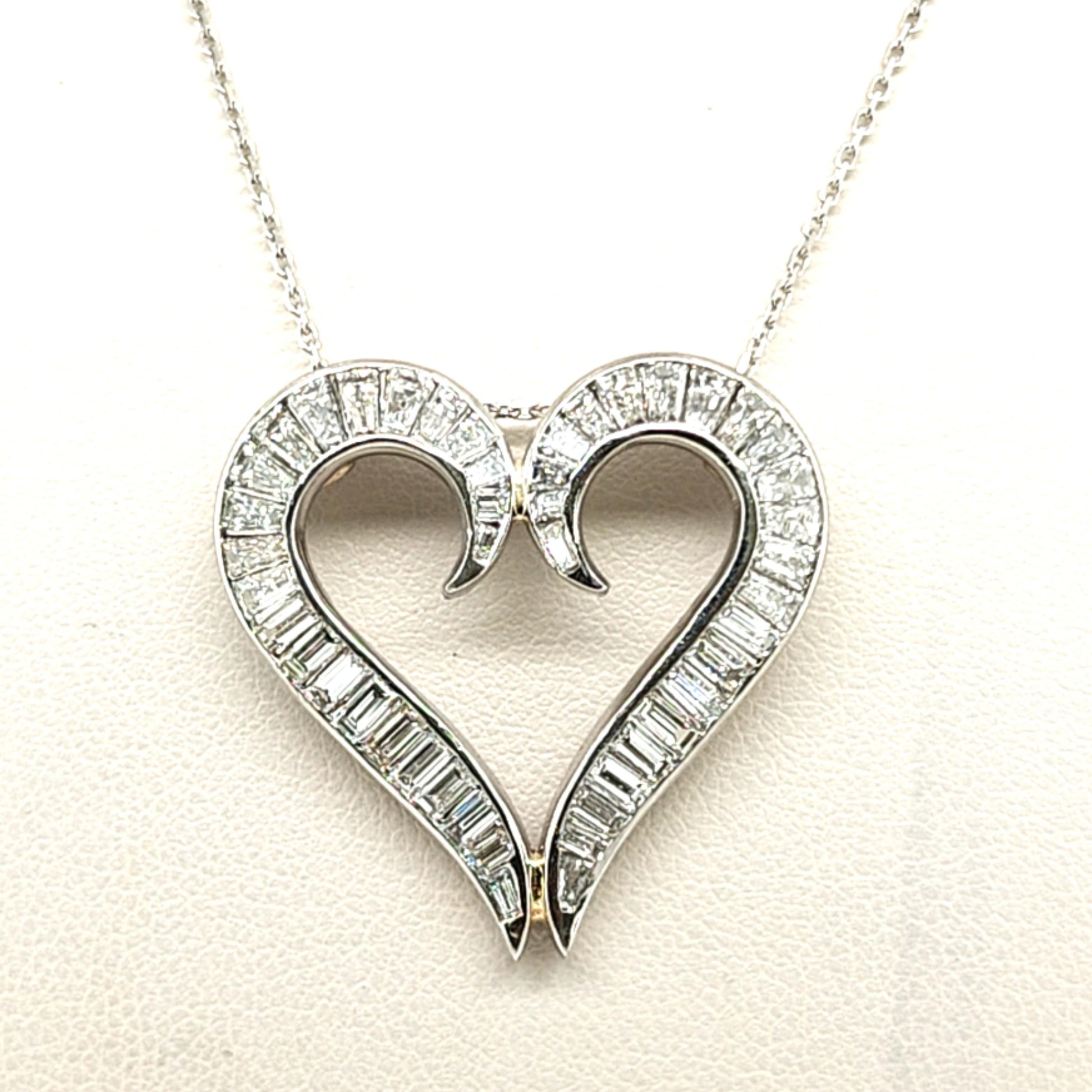 DIAMOND HEART PENDANT NECKLACE BAGUETTES PLATINUM 3.02CT