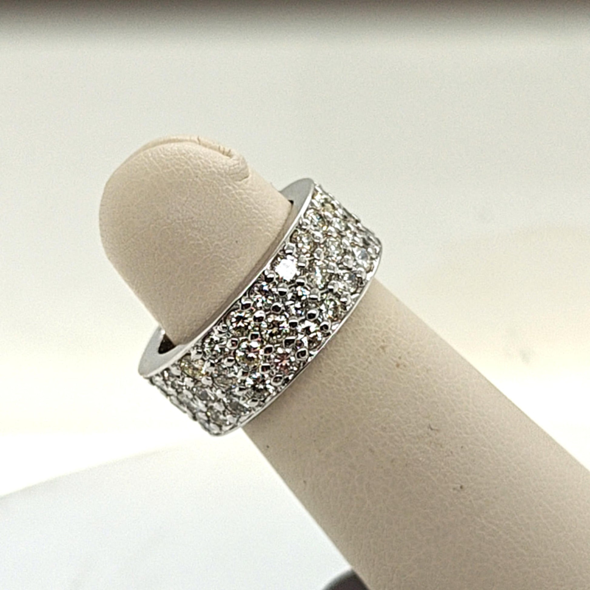 ETERNITY BAND 3 ROWS OF PAVE DIAMONDS WHITE GOLD 3.65CT