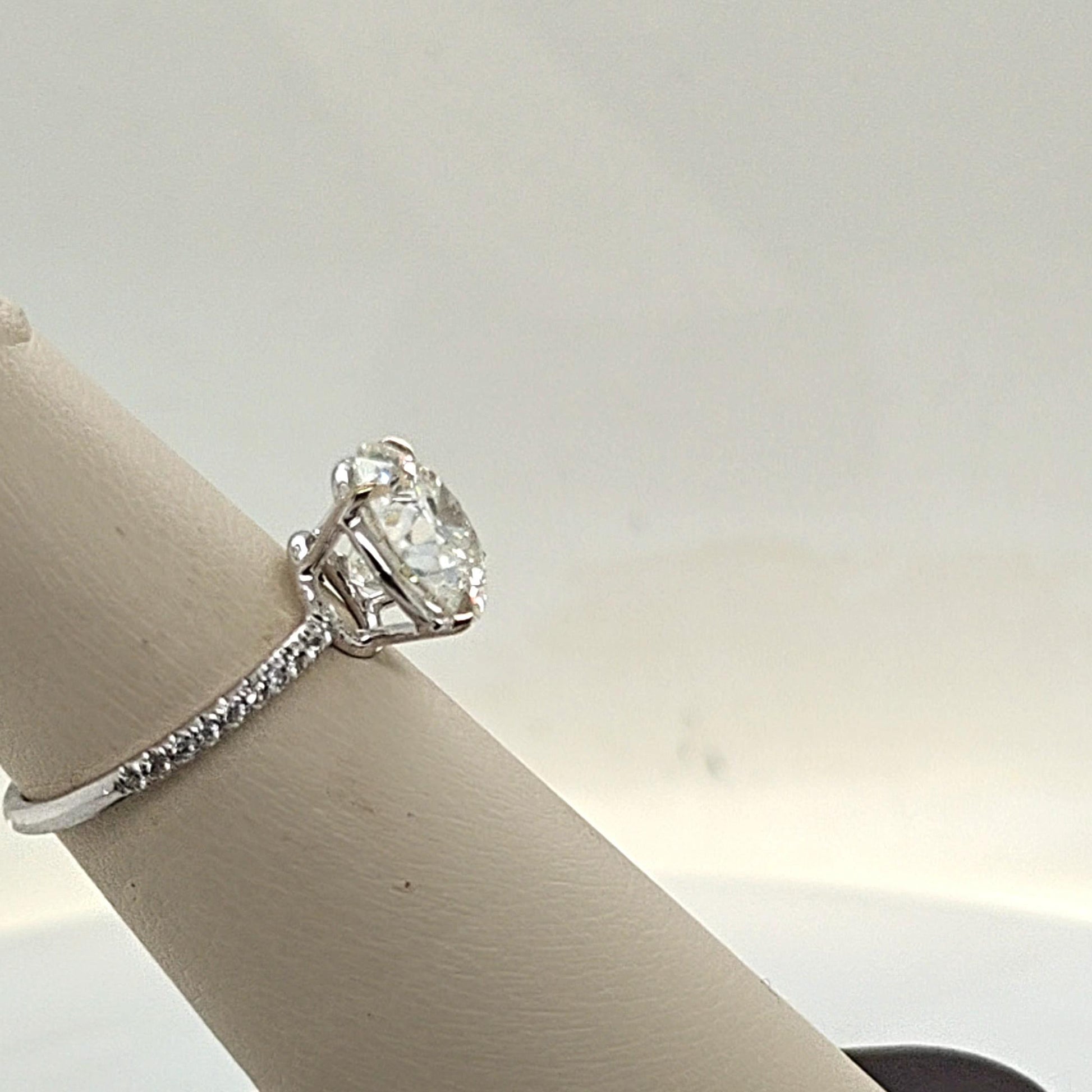 DIAMOND ENGAGEMENT RING 3.06CT GIA J-VS1 WHITE GOLD
