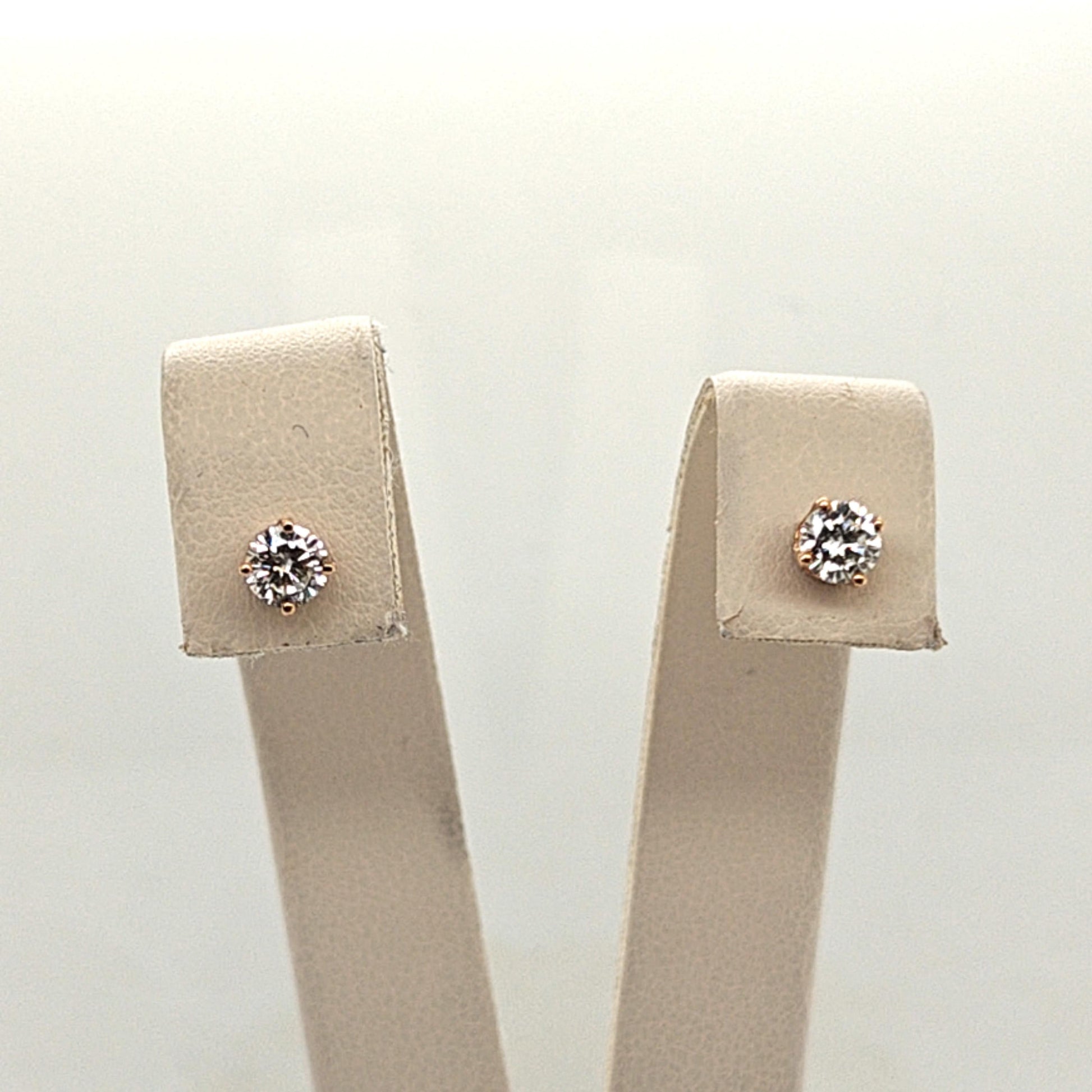 DIAMOND STUD EARRINGS YELLOW GOLD 0.62CTW