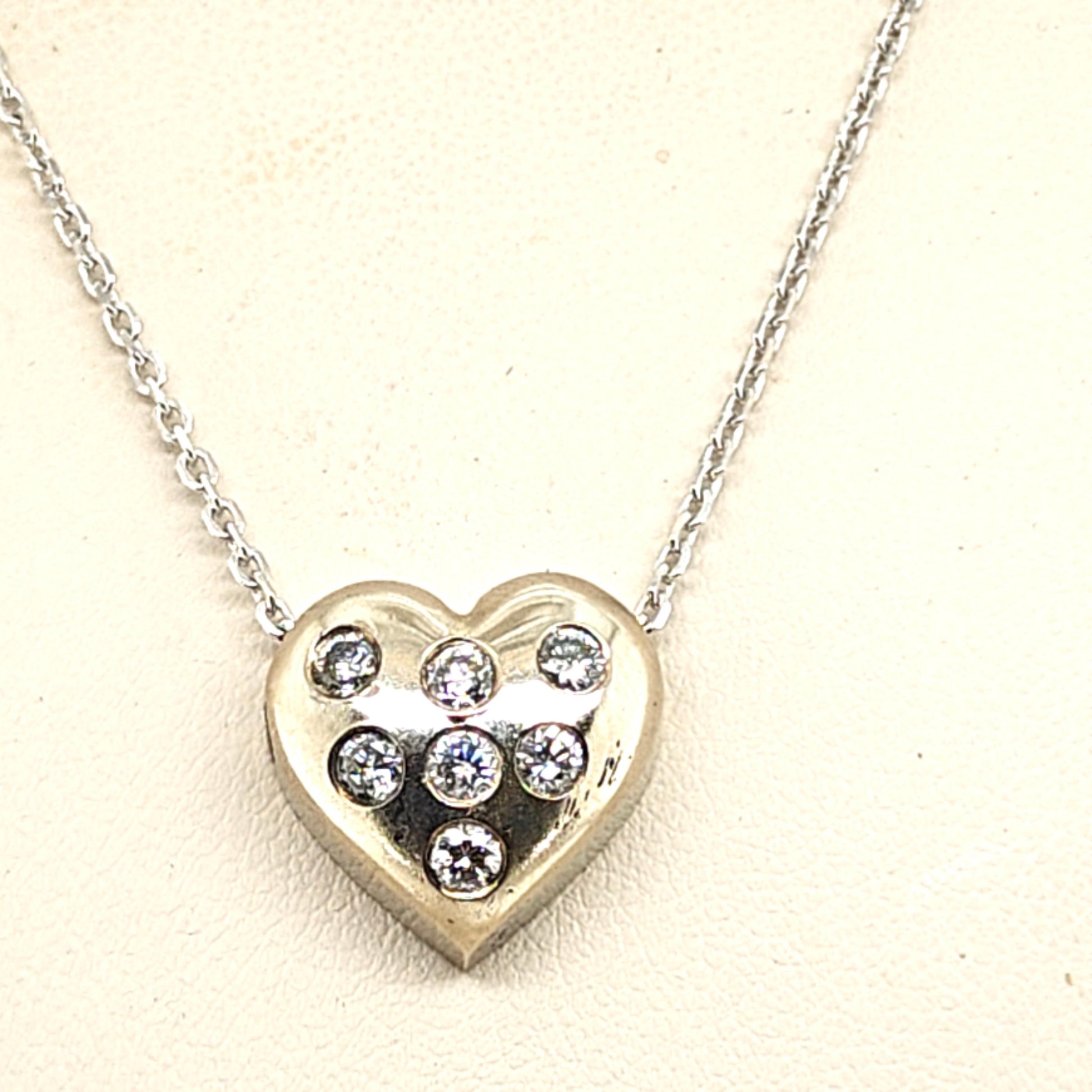 DIAMOND HEART PENDANT NECKLACE 0.56CT WHITE GOLD