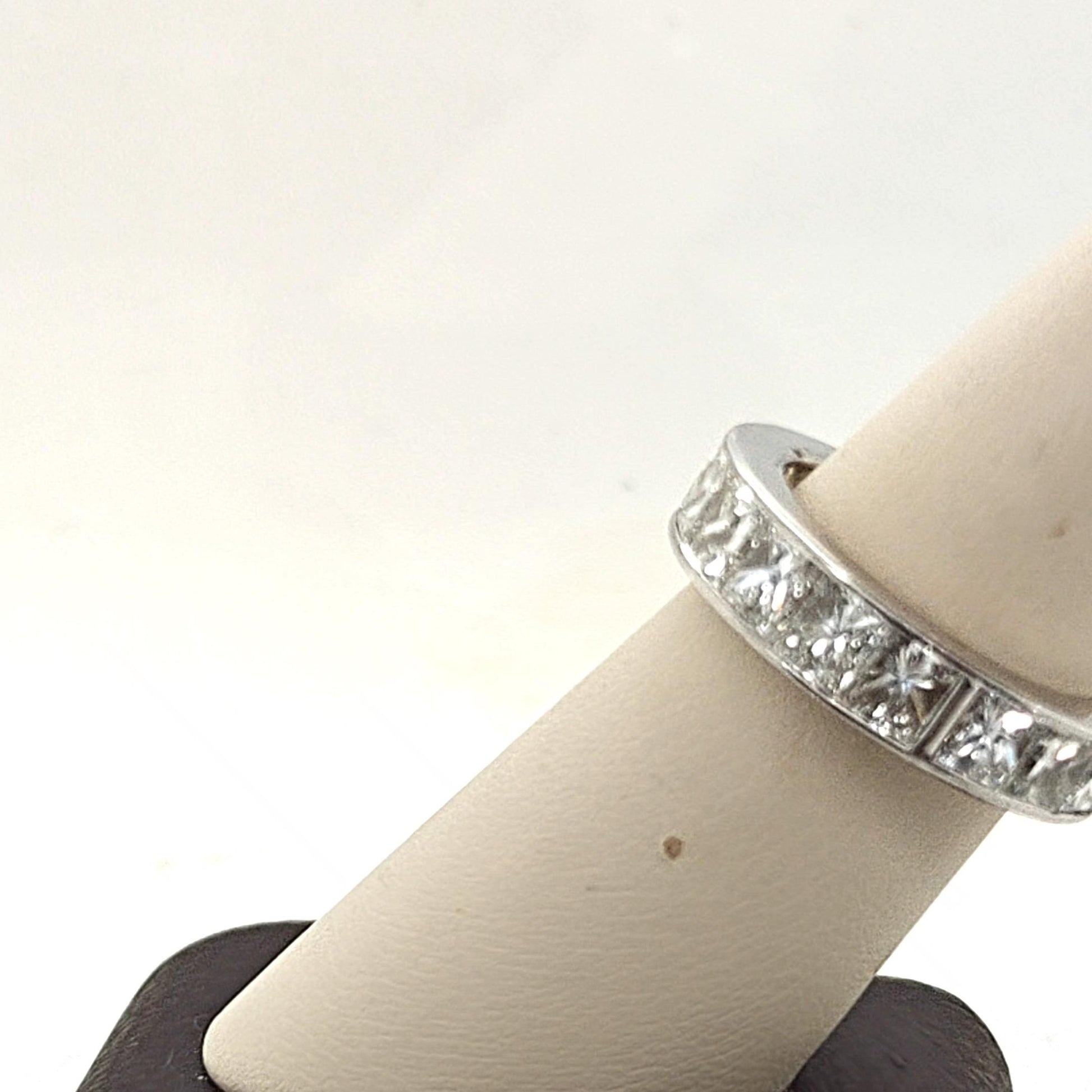 DIAMOND ETERNITY BAND PRINCESS CUT 10.05CT PLATINUM