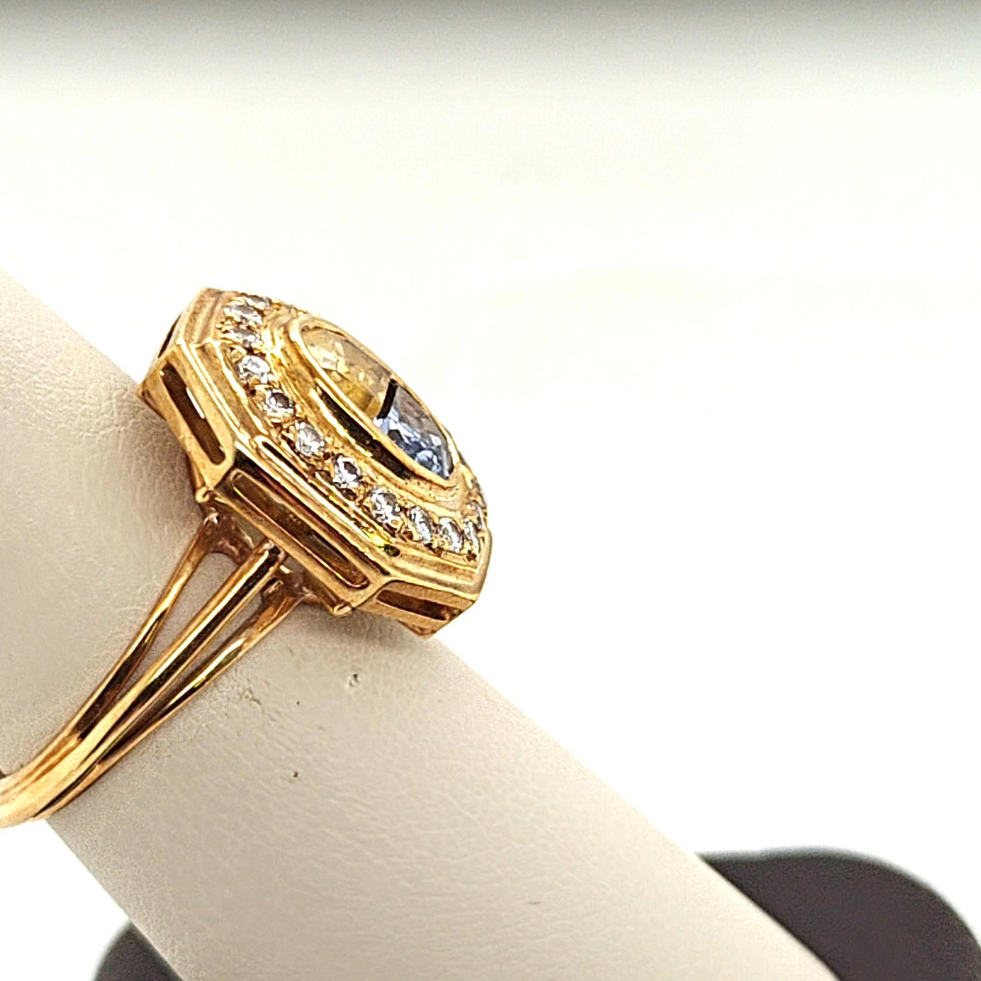 YELLOW AND BLUE SAPPHIRE DIAMOND RING YELLOW GOLD