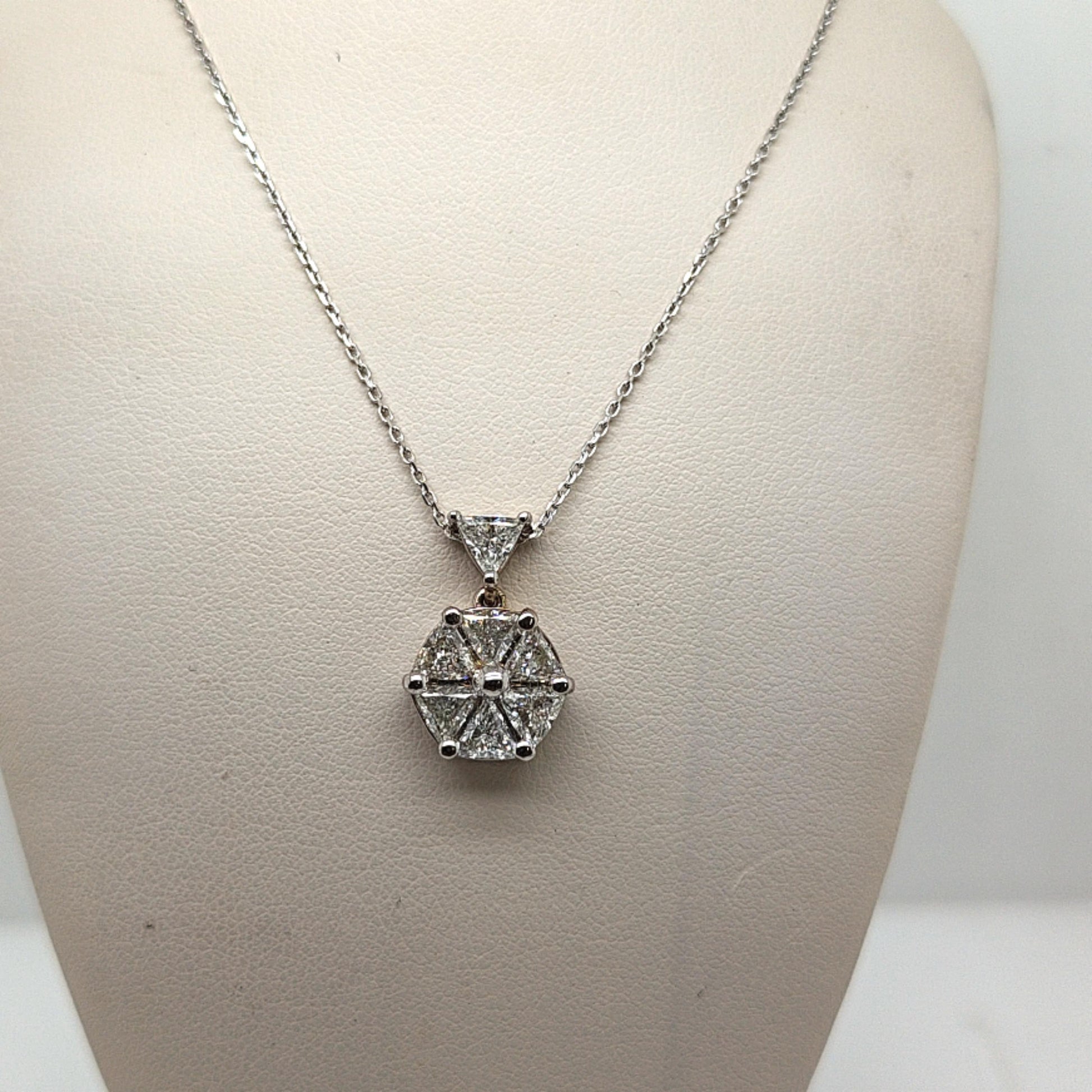 DIAMOND TRILLION CLUSTER PENDANT NECKLACE WHITE GOLD 1.77CT