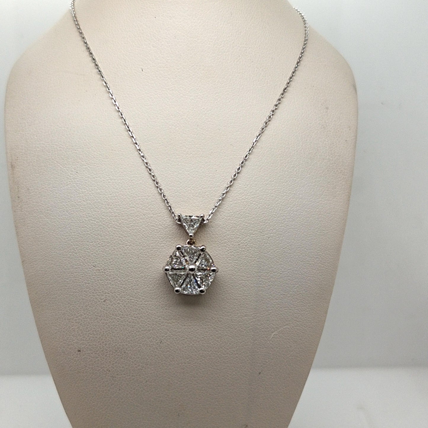 DIAMOND TRILLION CLUSTER PENDANT NECKLACE WHITE GOLD 1.77CT