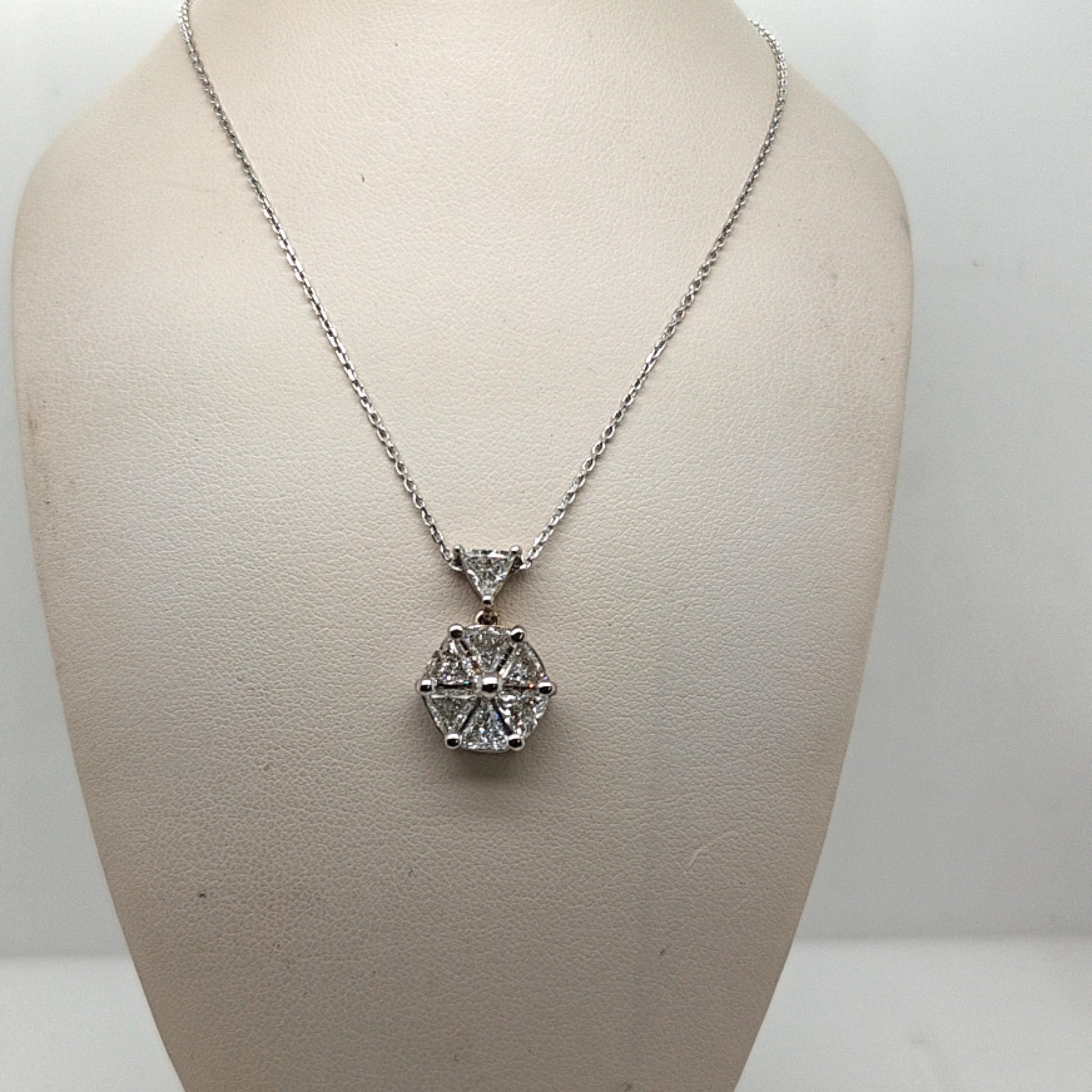 DIAMOND TRILLION CLUSTER PENDANT NECKLACE WHITE GOLD 1.77CT