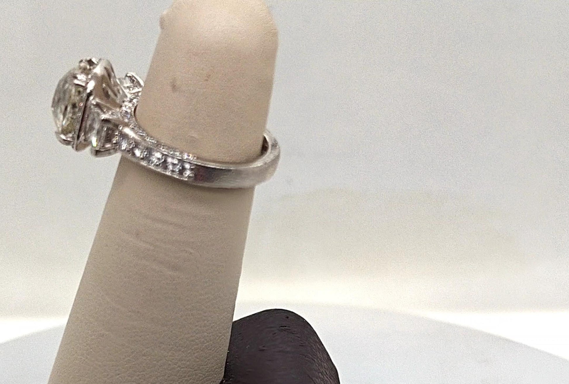 DIAMOND RING 3.54CT CUSHION CUT WITH HALO & ACCENT DIAMONDS PLATINUM