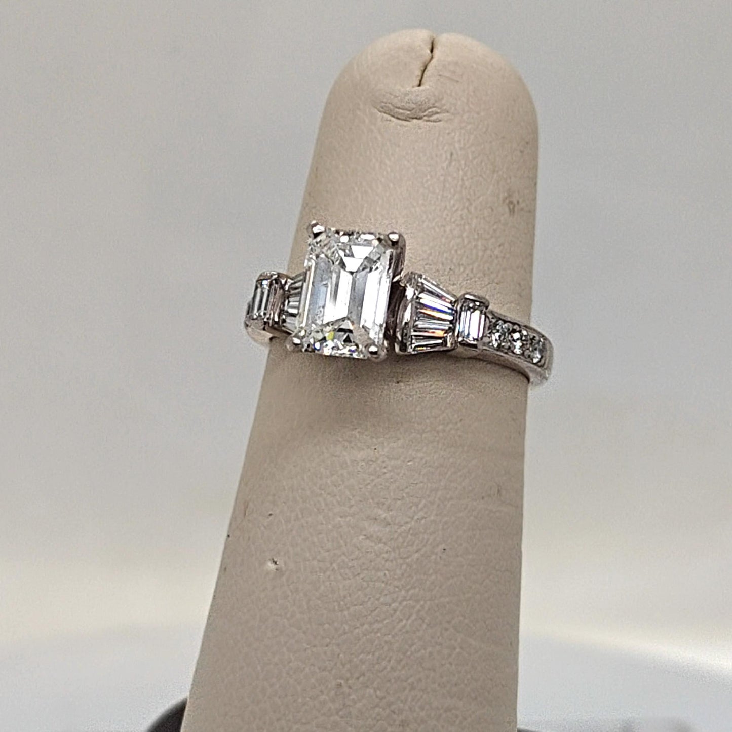 EMERALD CUT 1.27CT DIAMOND ENGAGEMENT RING WHITE GOLD