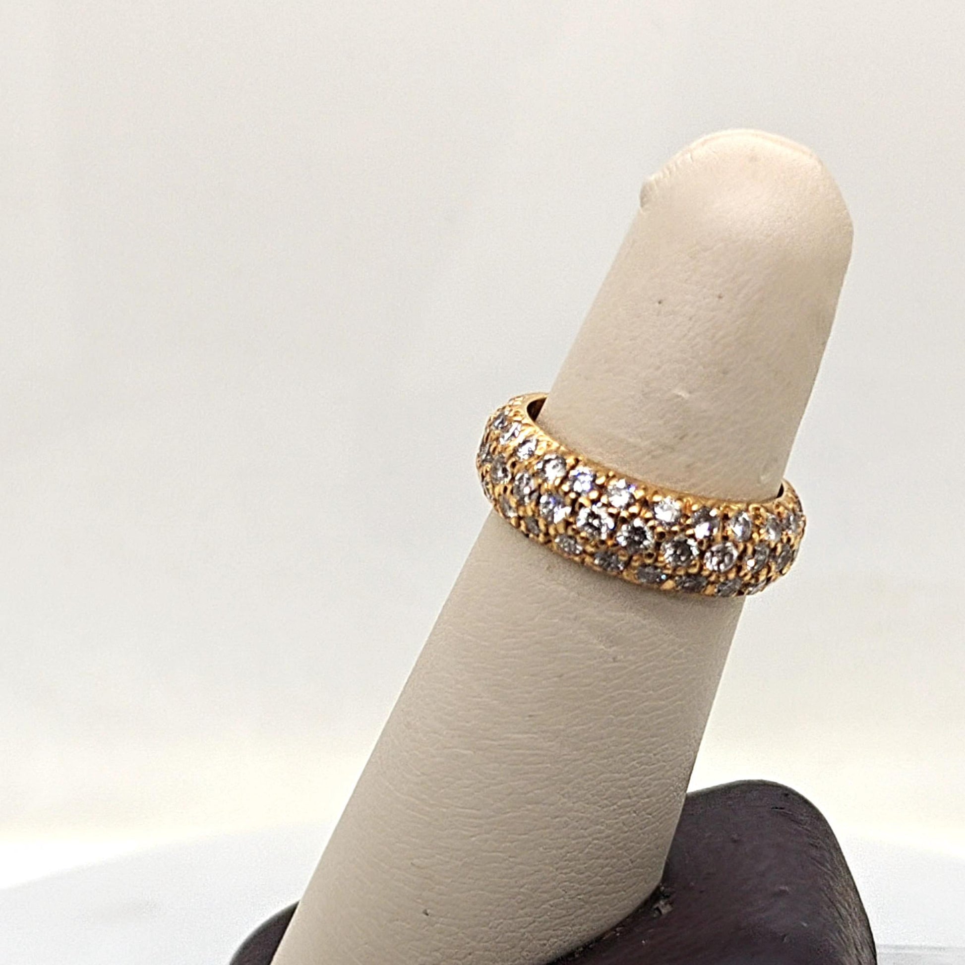 DIAMOND PAVE ETERNITY BAND YELLOW GOLD 2.55CT
