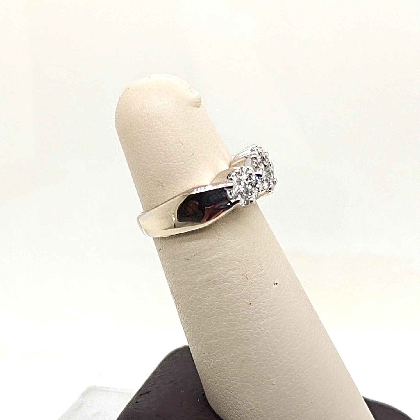 DIAMOND RING THREE CLUSTERS WHITE GOLD