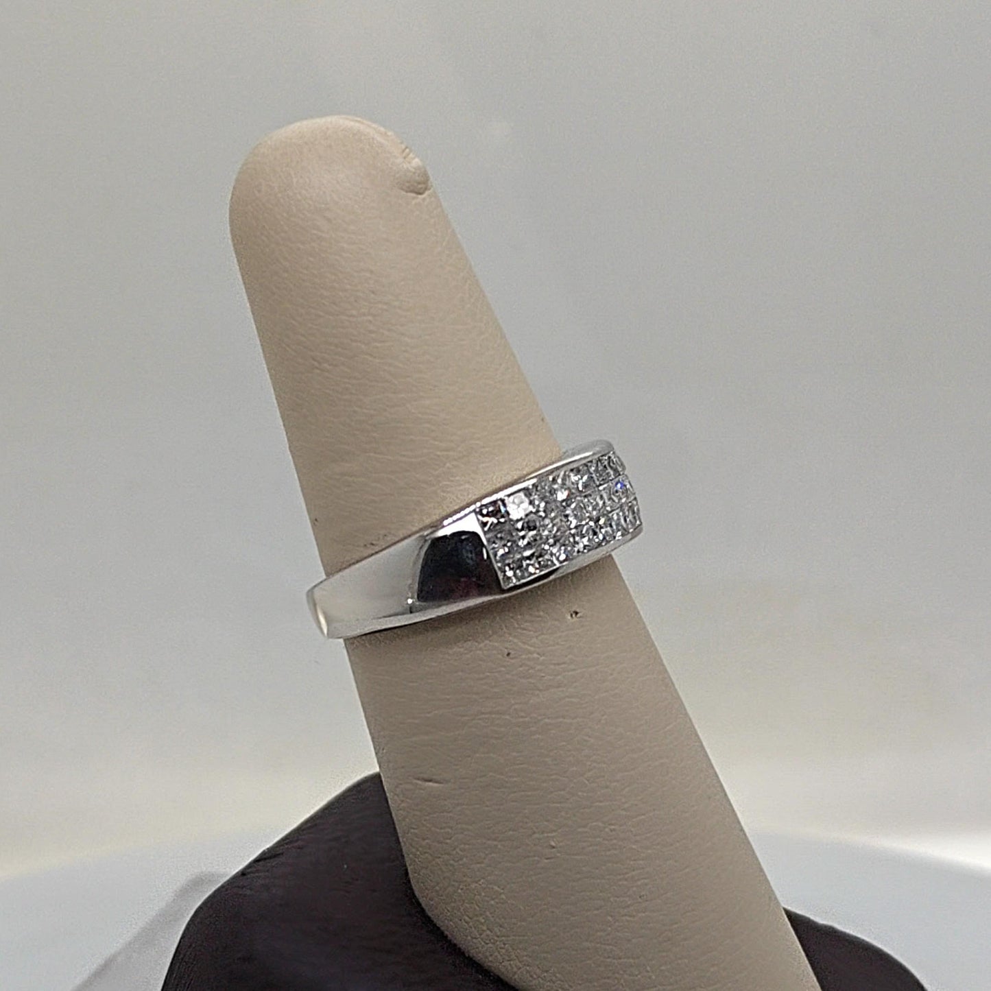DIAMOND BAND RING INVISIBLE SET 2.15CT WHITE GOLD